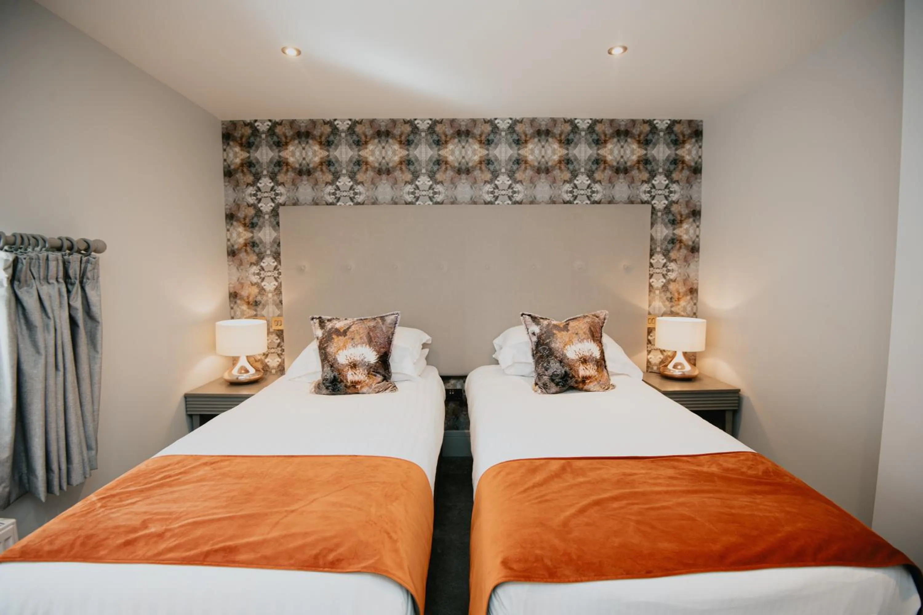 Bedroom, Bed in The Seafield Arms-Cullen