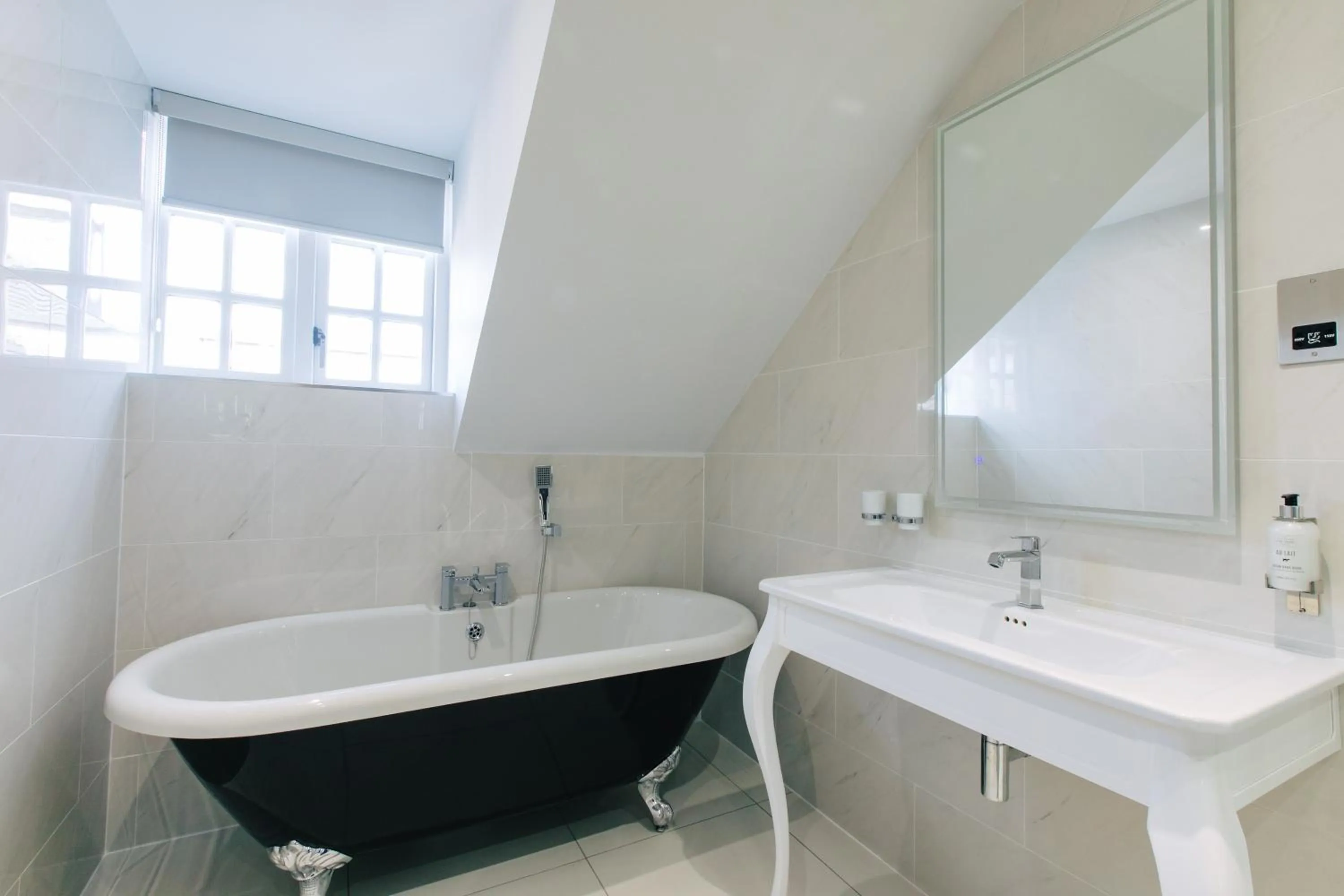 Bathroom in The Seafield Arms-Cullen