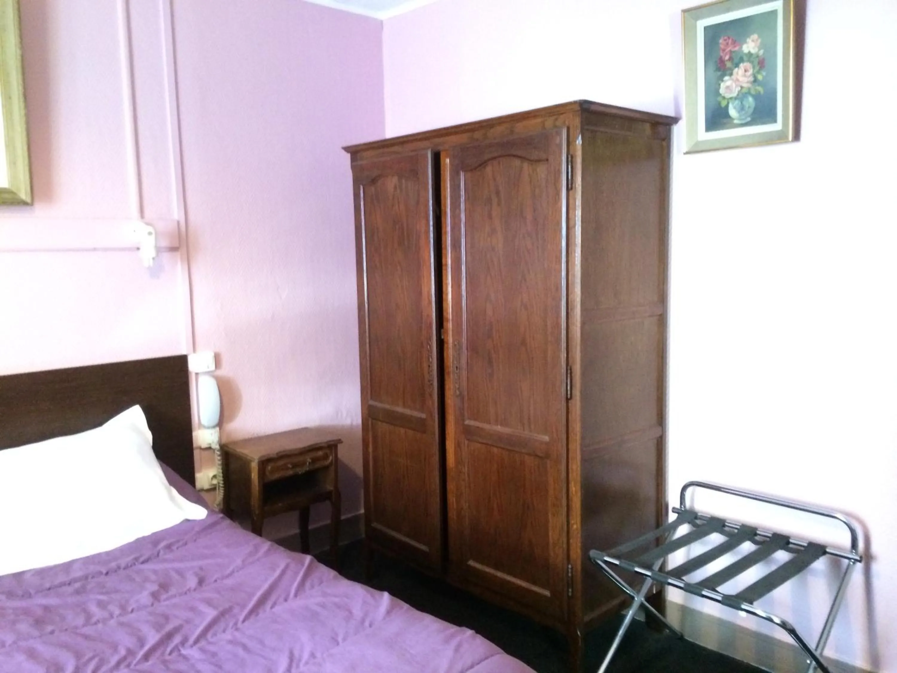 Bed in Hôtel Stanislas sans ascenseur