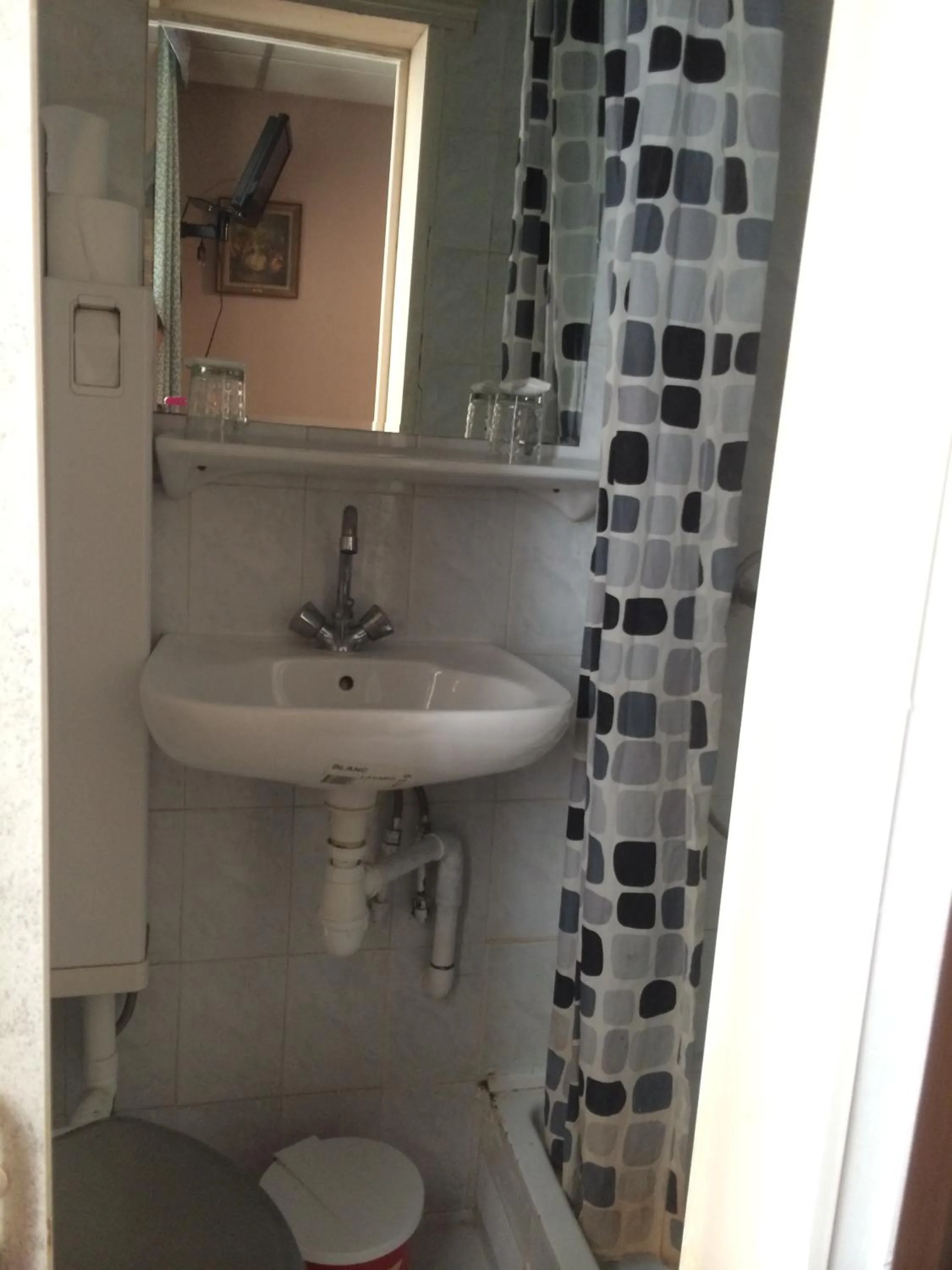 Bathroom in Hôtel Stanislas sans ascenseur