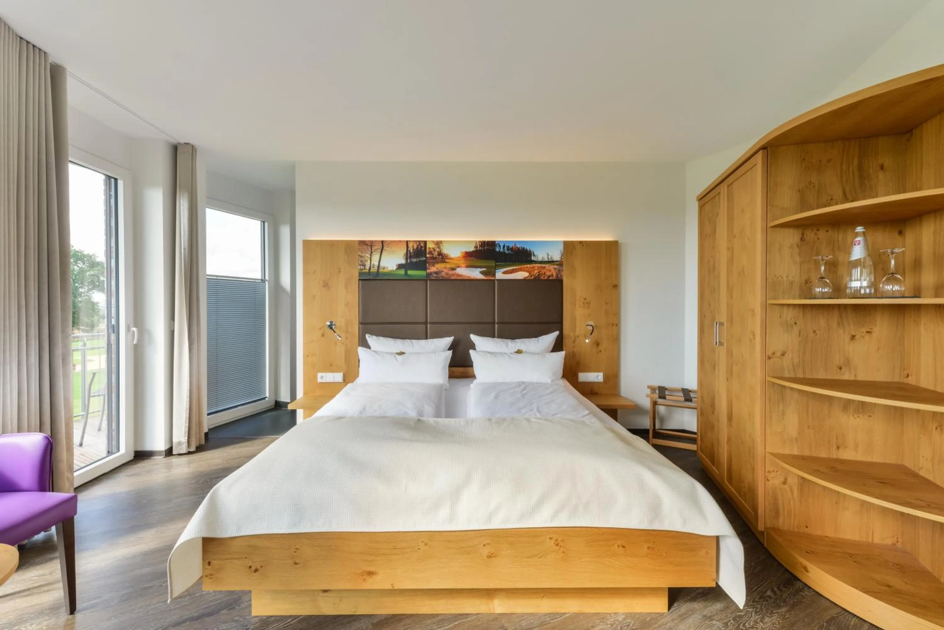 Photo of the whole room, Bed in Hotel & Golfrestaurant Gut Wissmannshof