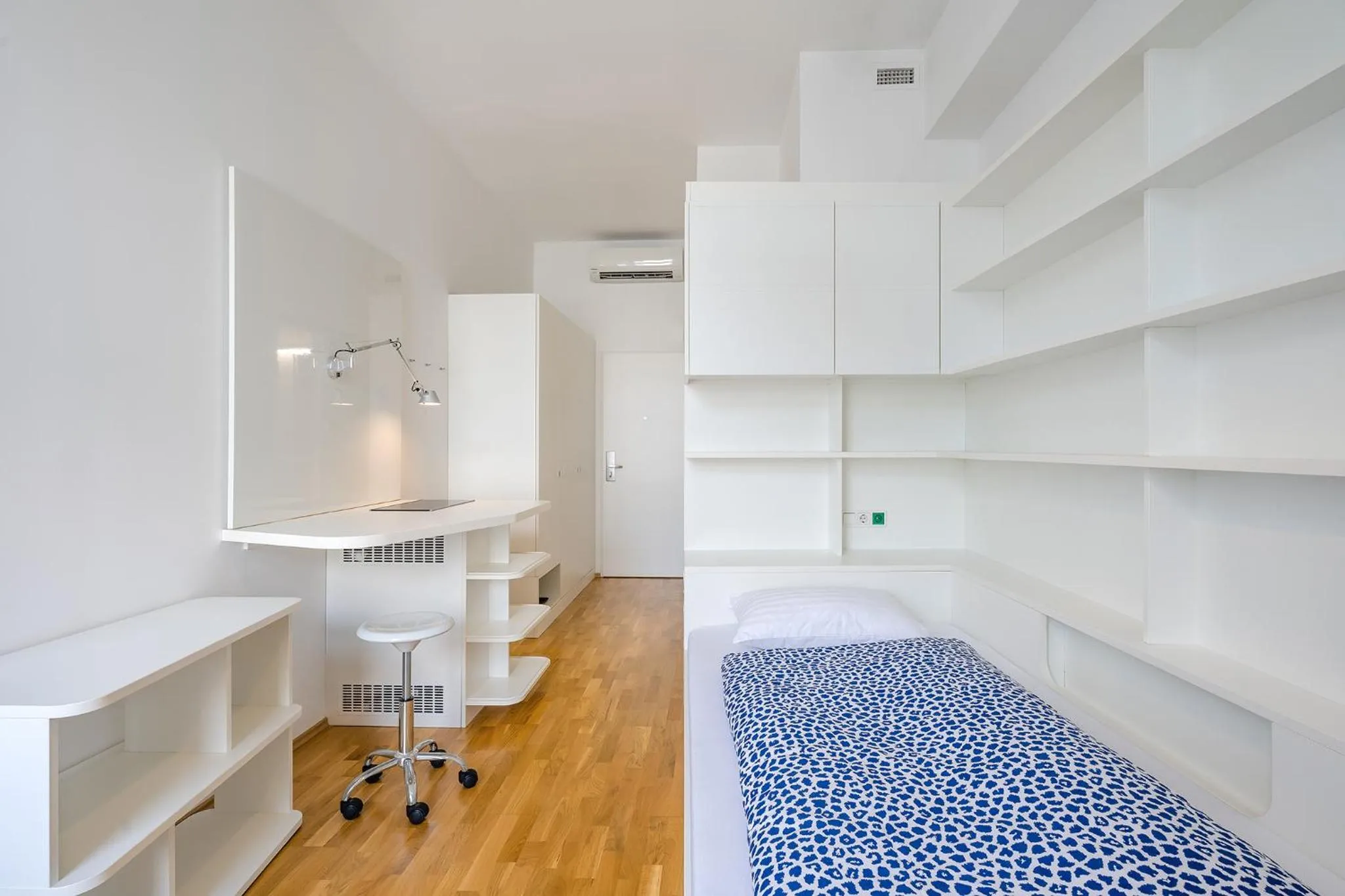 Photo of the whole room, Bed in Dean's Home Budapest