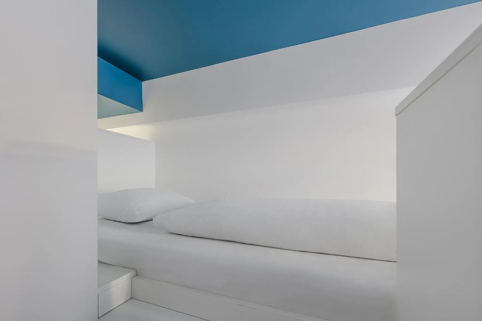 Photo of the whole room, Bed in Dean's Home Budapest