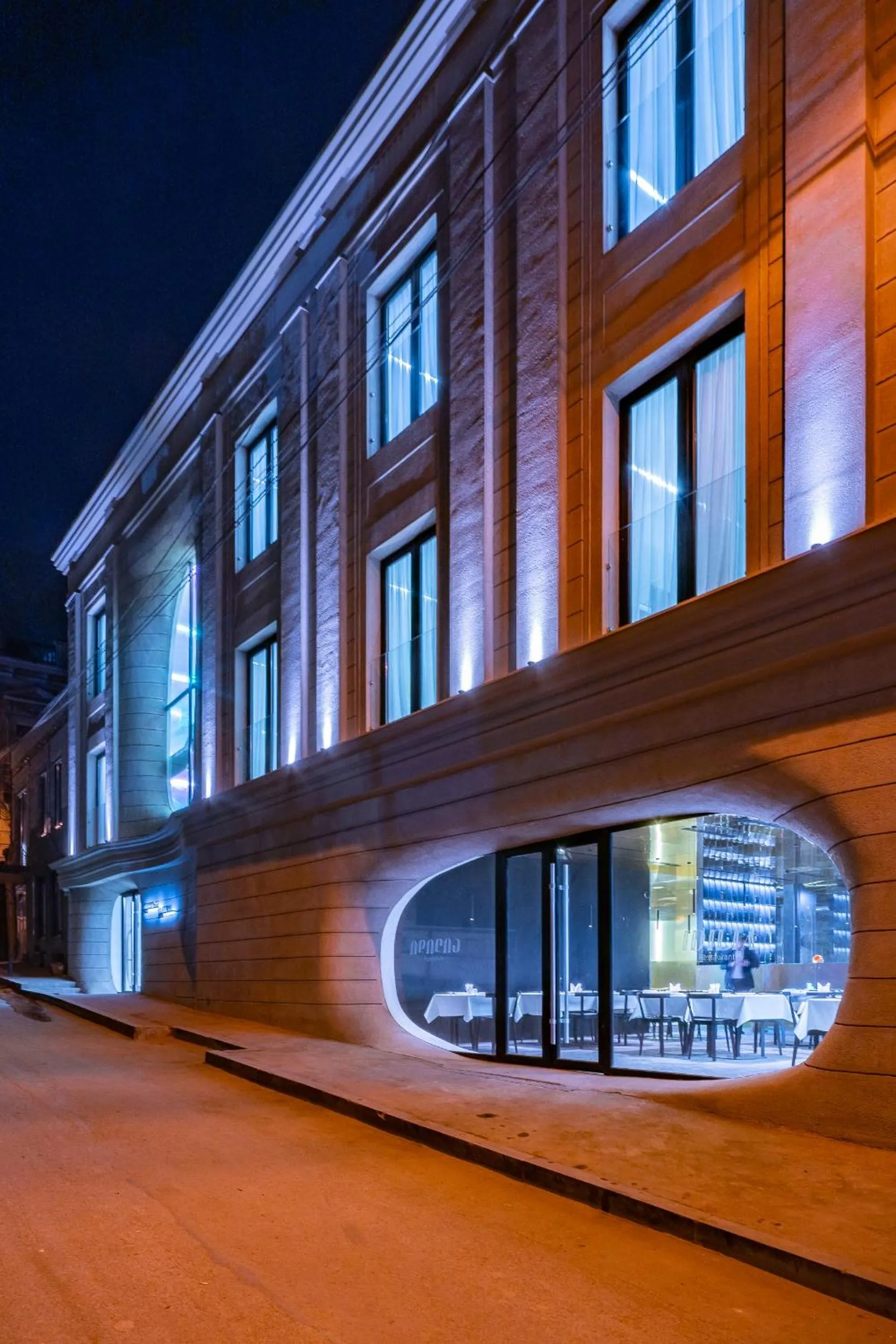 Facade/entrance in Platforma Design Hotel