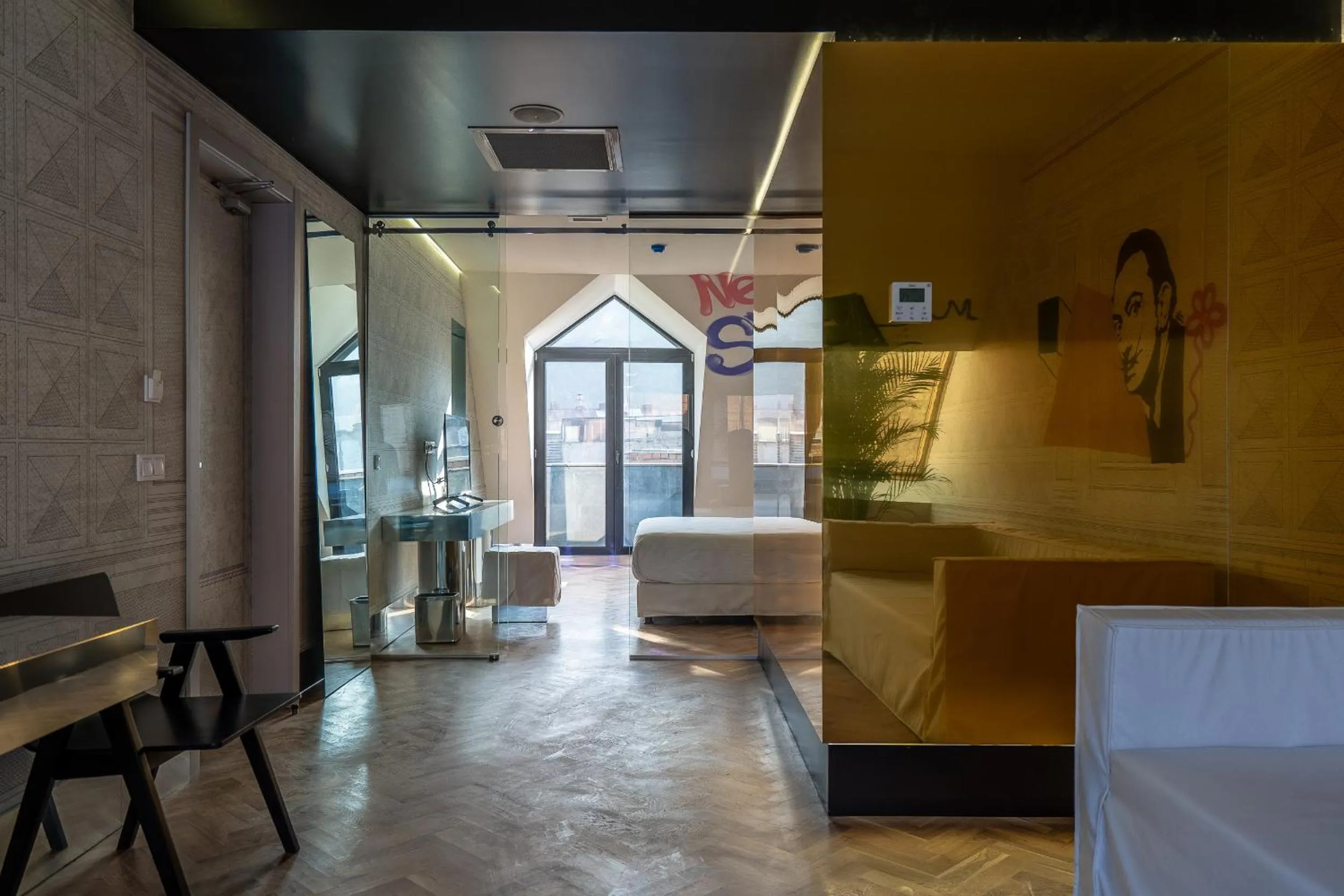 Living room, Bed in Platforma Design Hotel