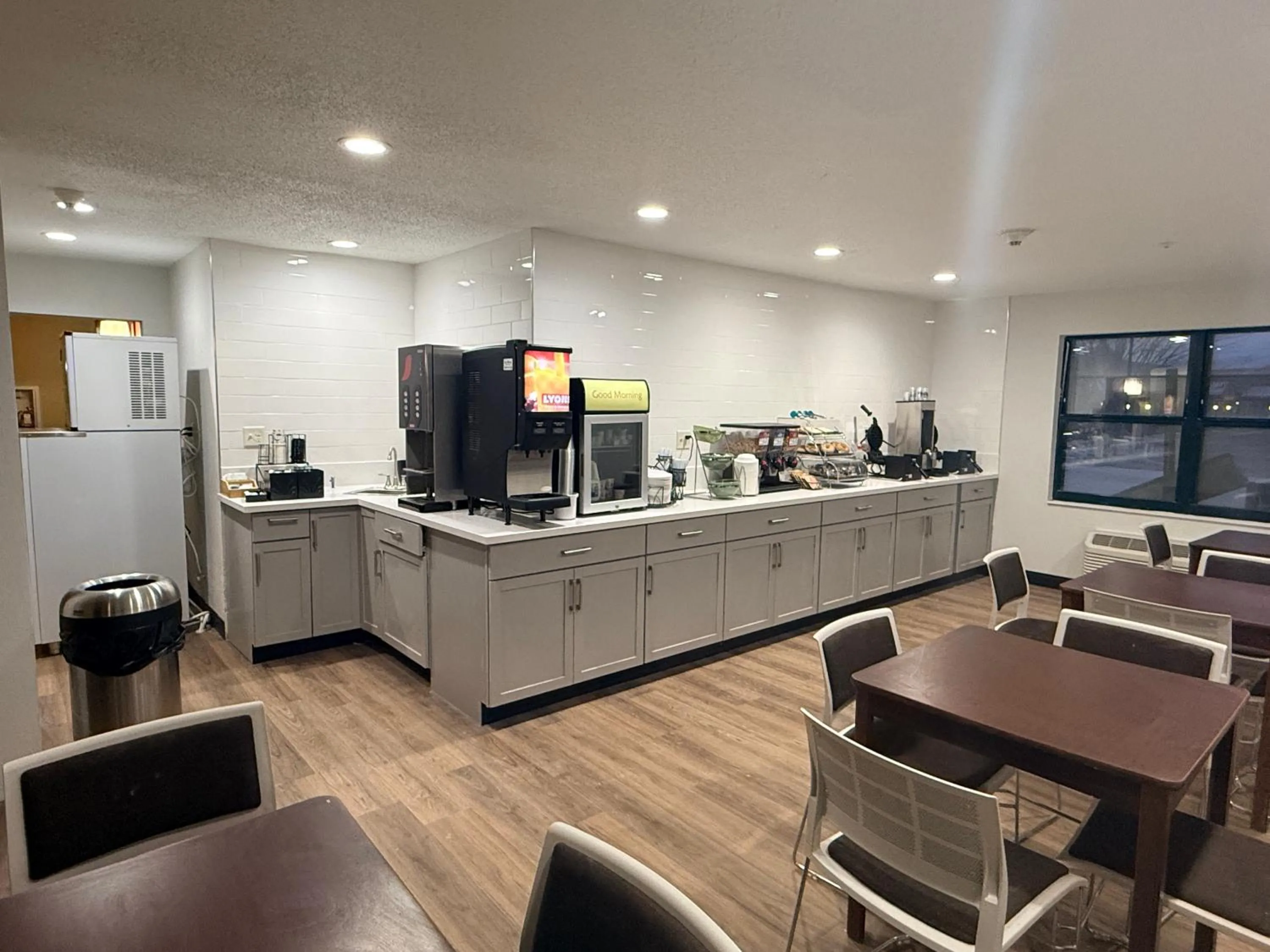 Breakfast in MainStay Suites Rochester South Mayo Clinic