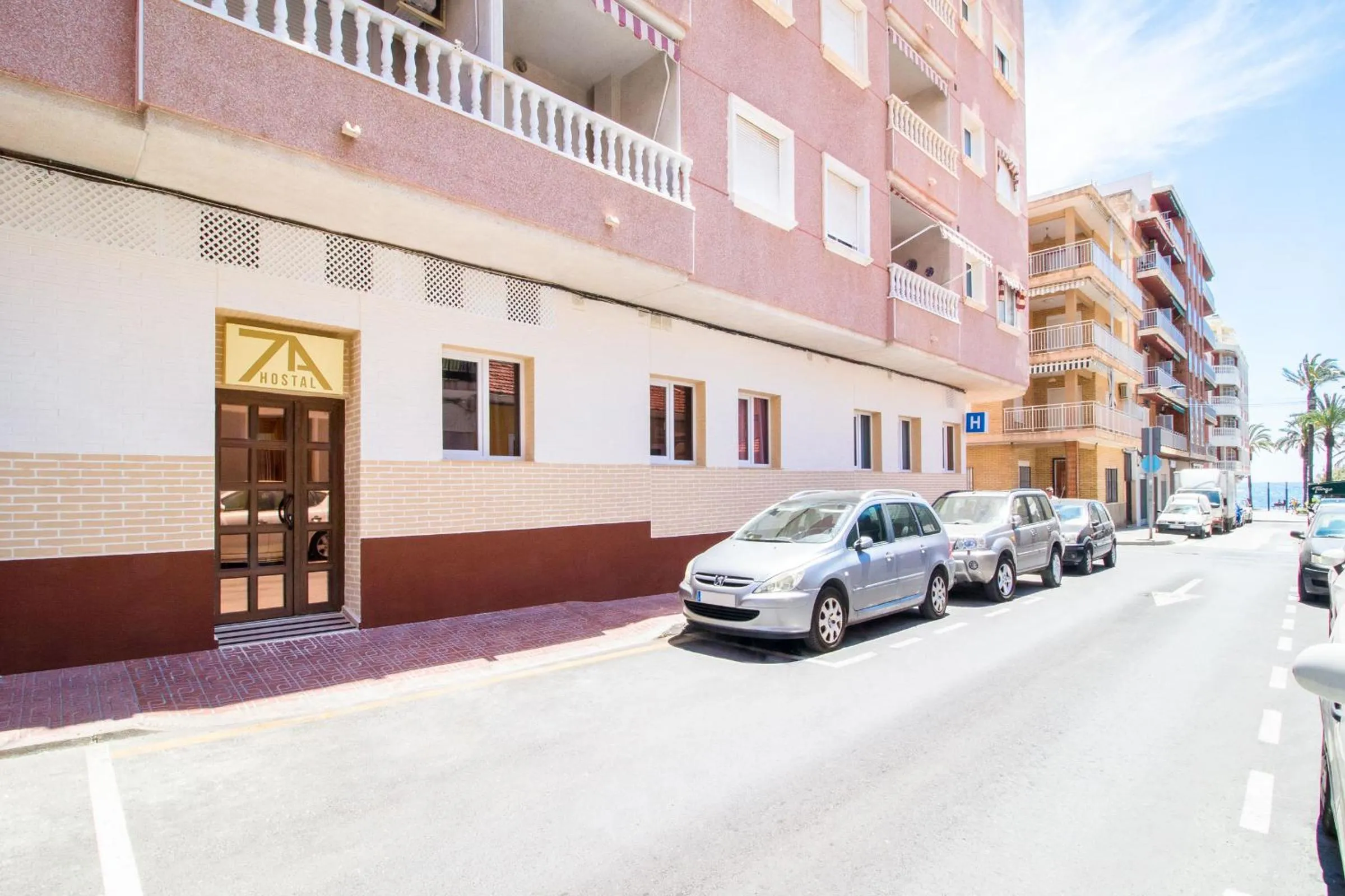 Property building in Hostal 7A