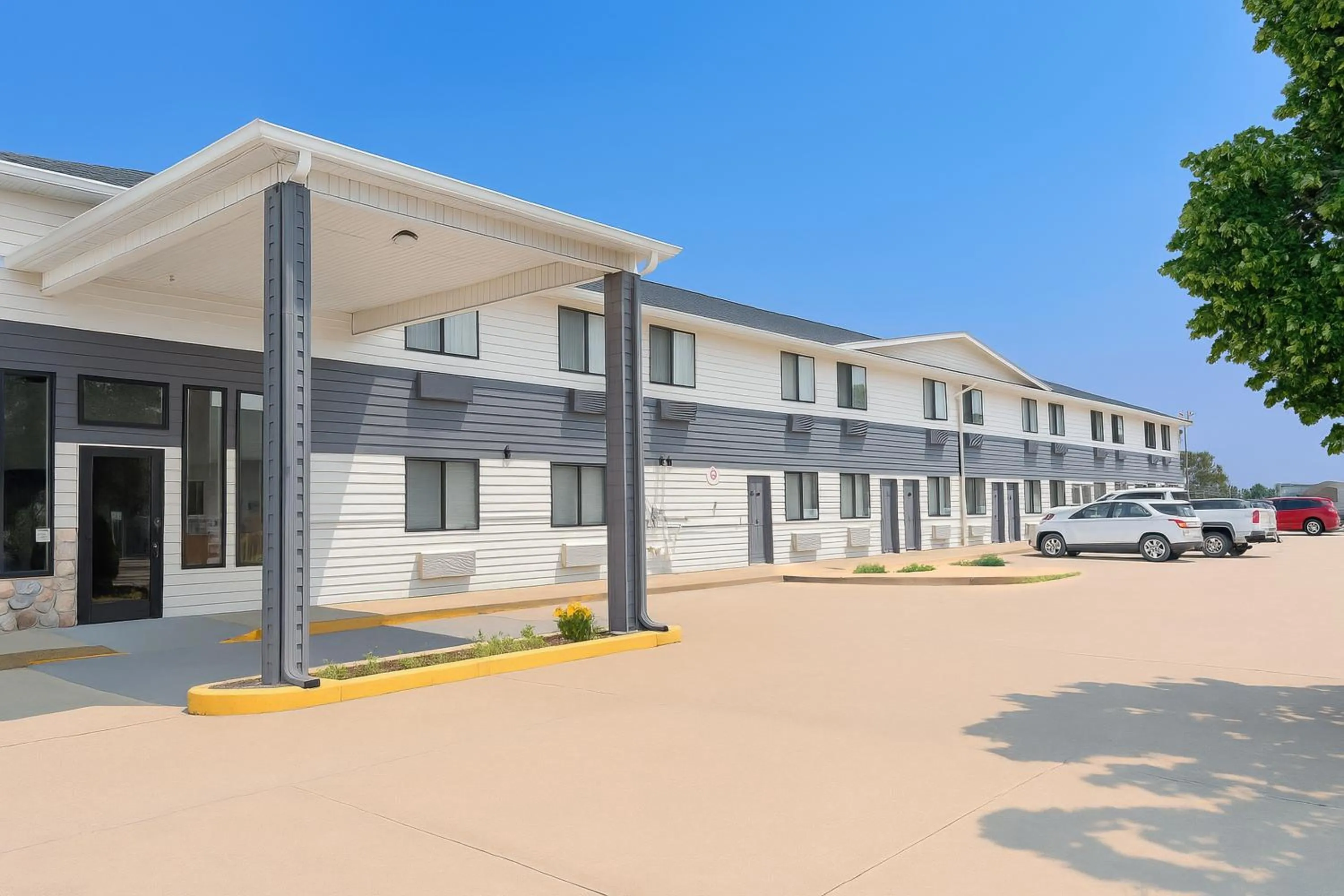 Property building in Days Inn by Wyndham Morton