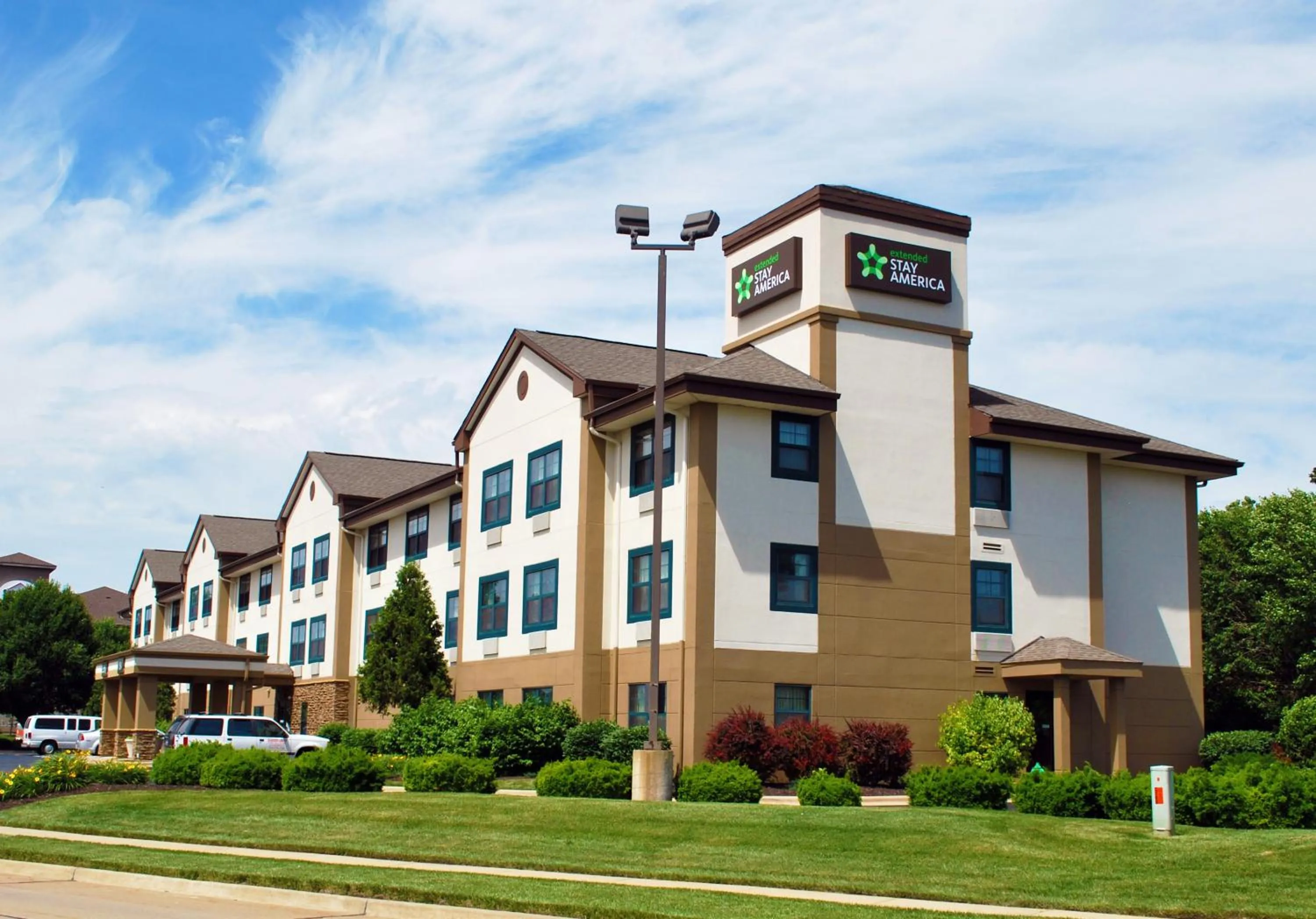 Property building in Extended Stay America Select Suites - St Louis - O' Fallon, IL