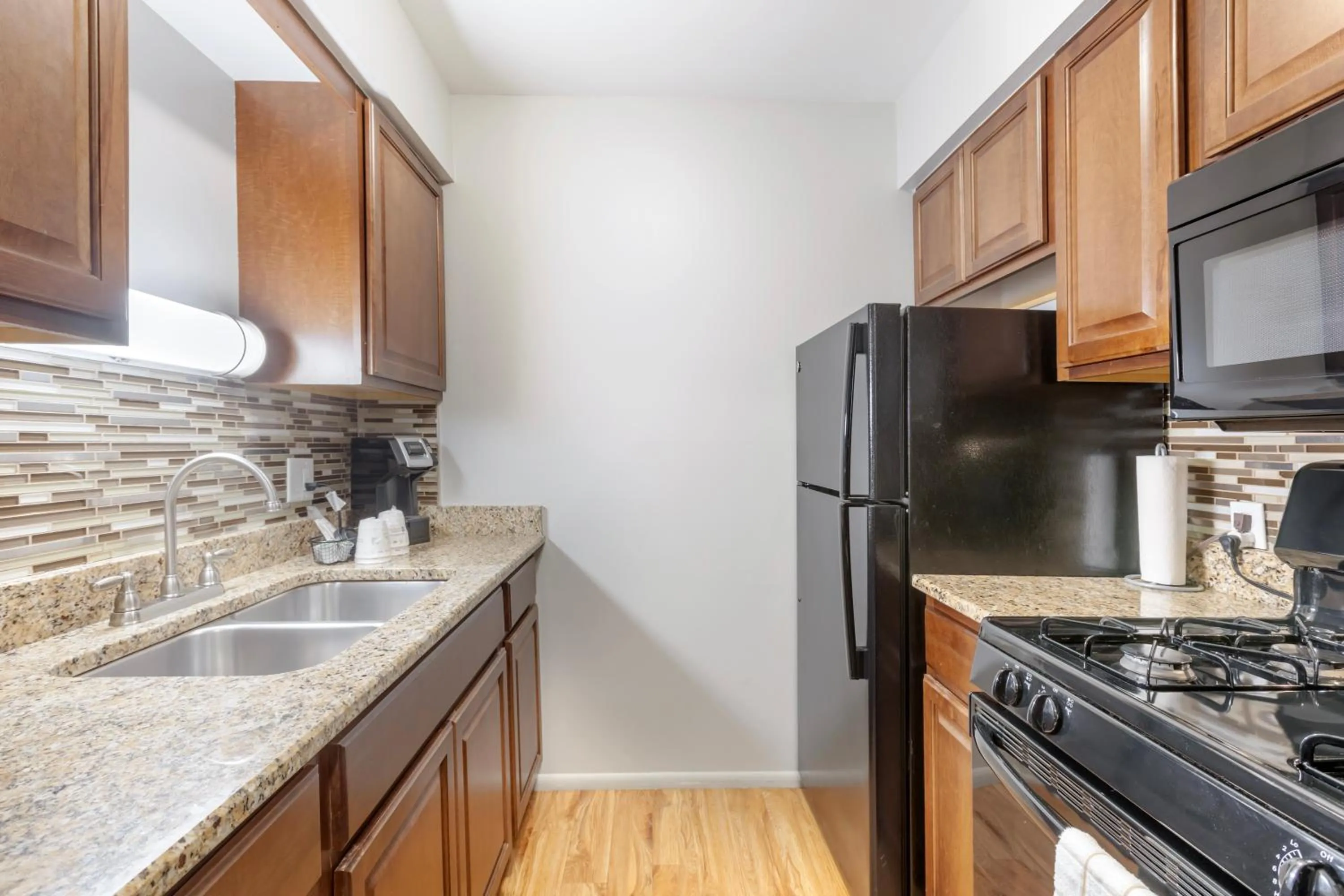 Kitchen or kitchenette in Best Western Plus Milwaukee West