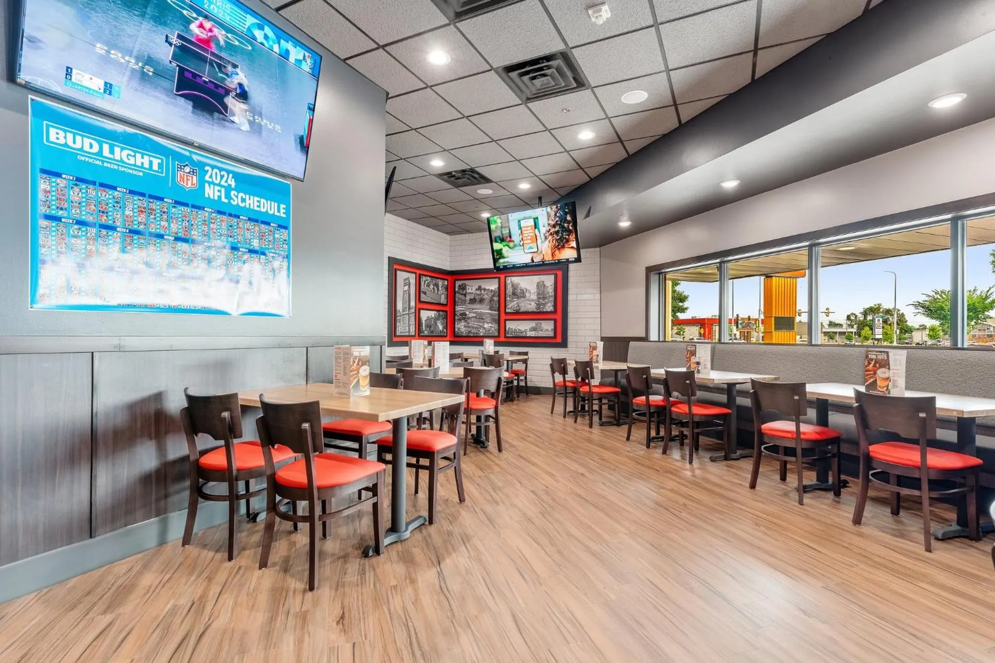 Restaurant/places to eat in Ramada by Wyndham Sioux Falls Airport - Waterpark Resort & Event Center