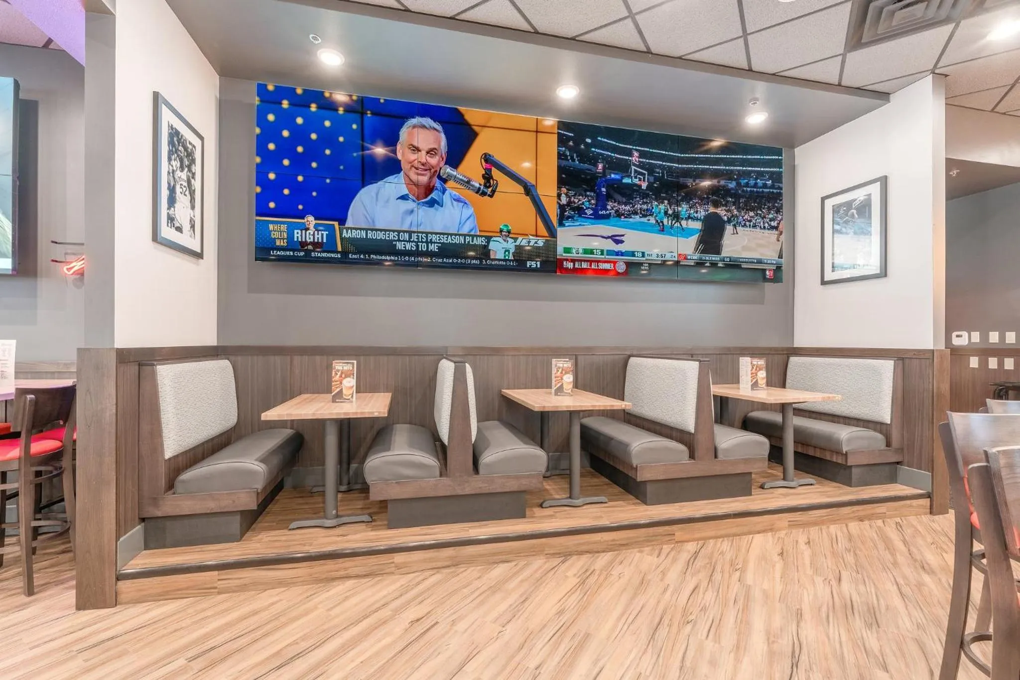 Restaurant/places to eat in Ramada by Wyndham Sioux Falls Airport - Waterpark Resort & Event Center