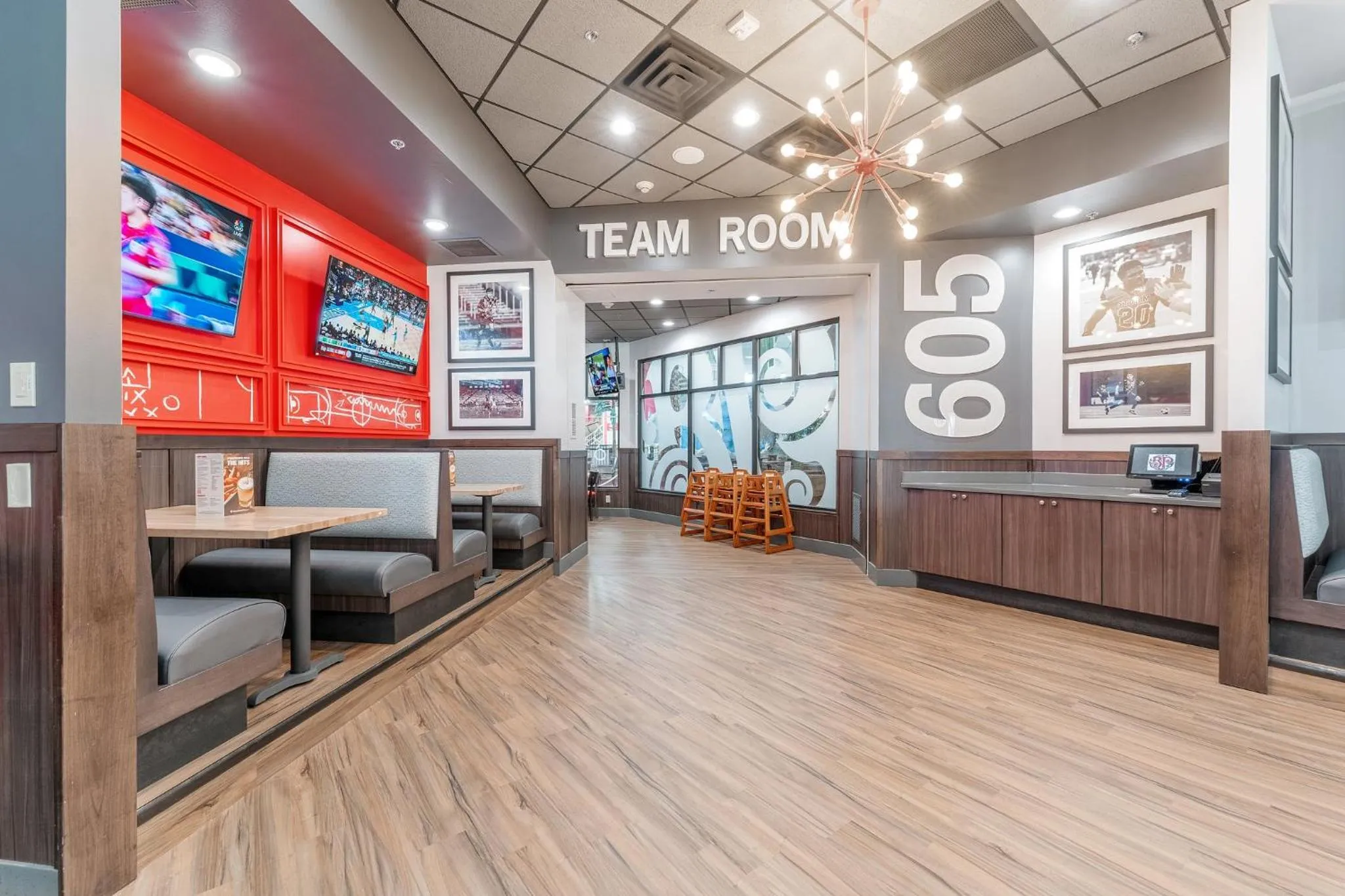 Restaurant/places to eat in Ramada by Wyndham Sioux Falls Airport - Waterpark Resort & Event Center