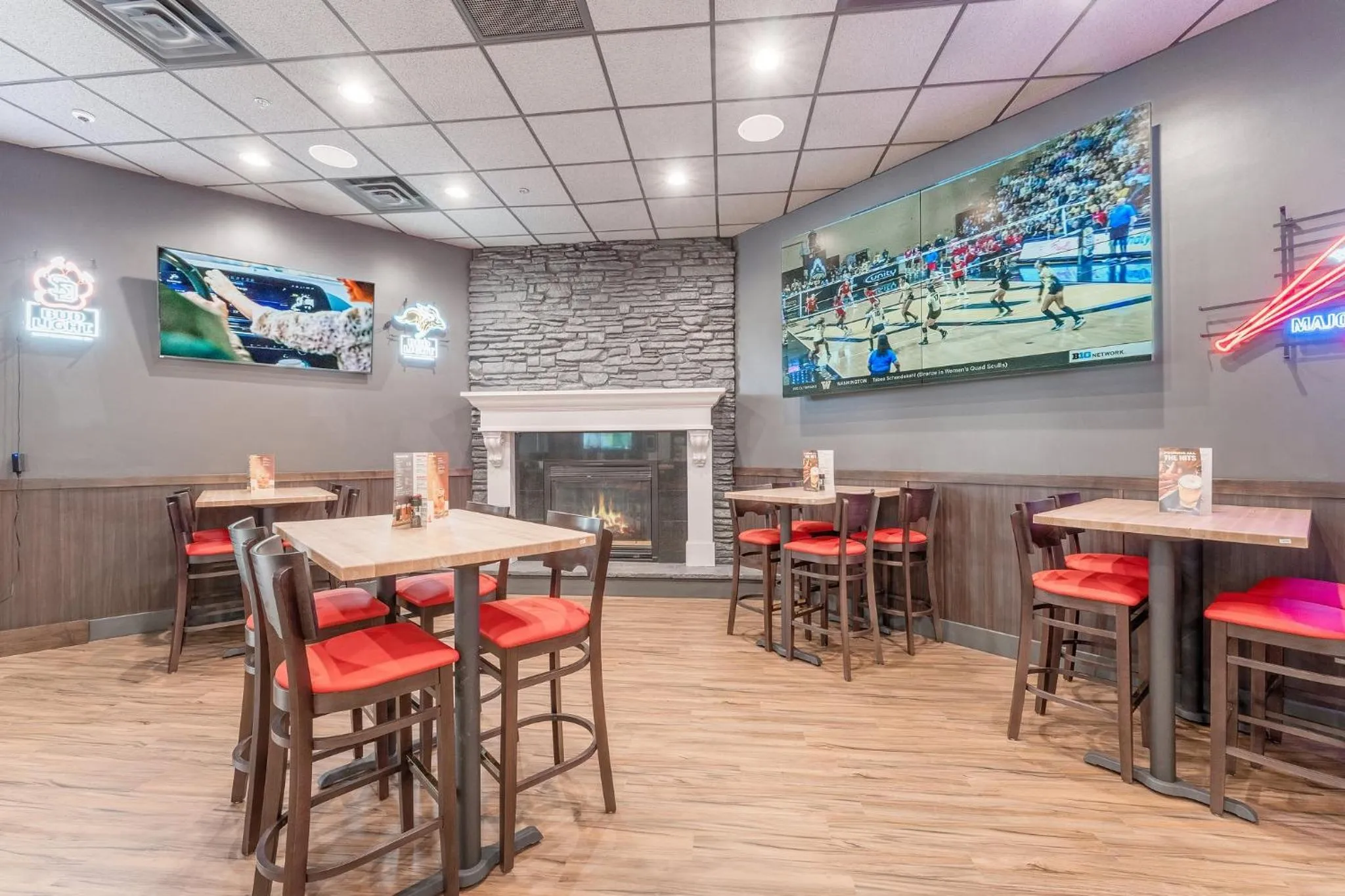 Restaurant/places to eat in Ramada by Wyndham Sioux Falls Airport - Waterpark Resort & Event Center