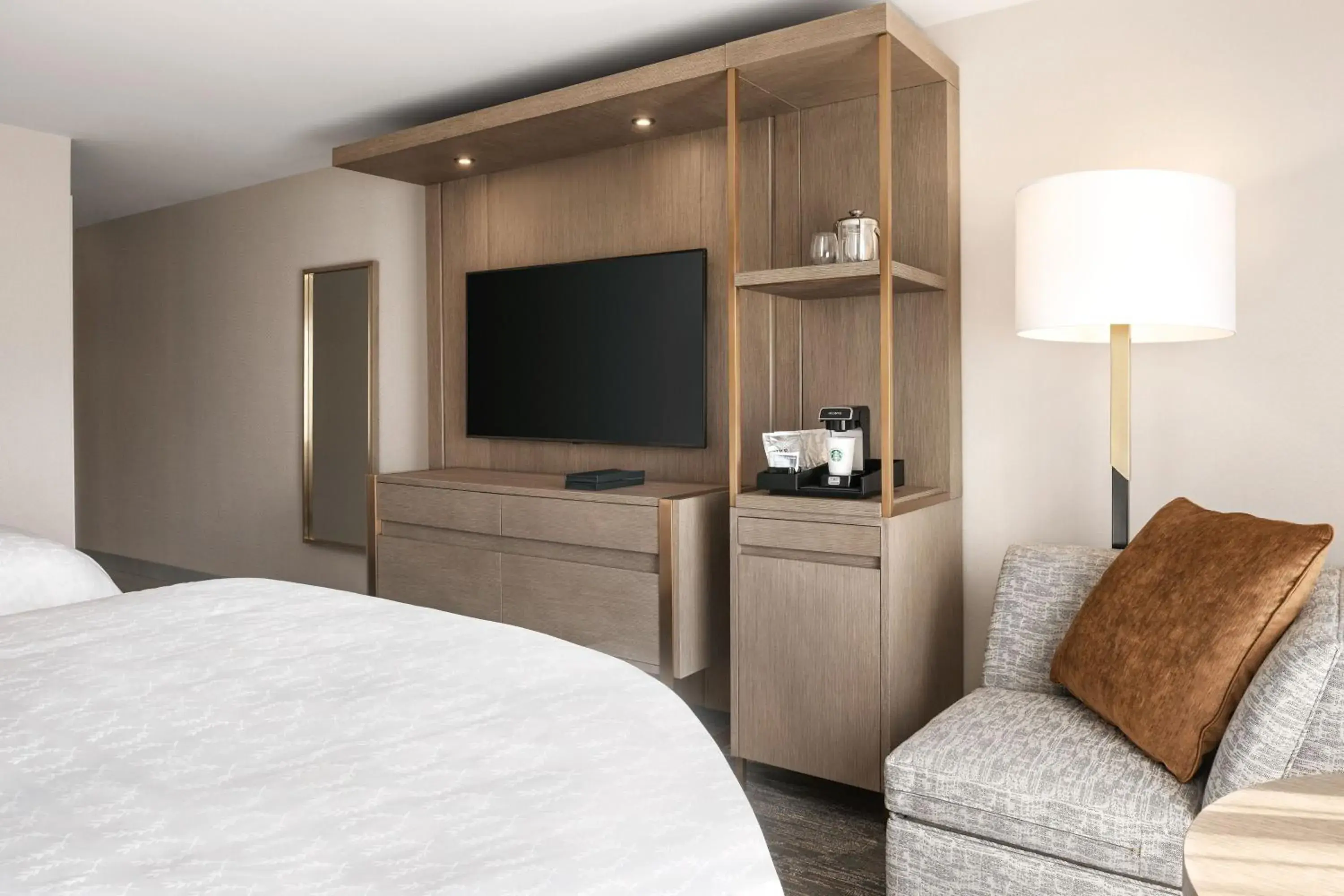 Double Room with Two Double Beds and Adapted Tub - Mobility Accessible in Sheraton Madison Hotel Double Room with Two Double Beds and Adapted Tub - Mobility Accessible in Sheraton Madison Hotel