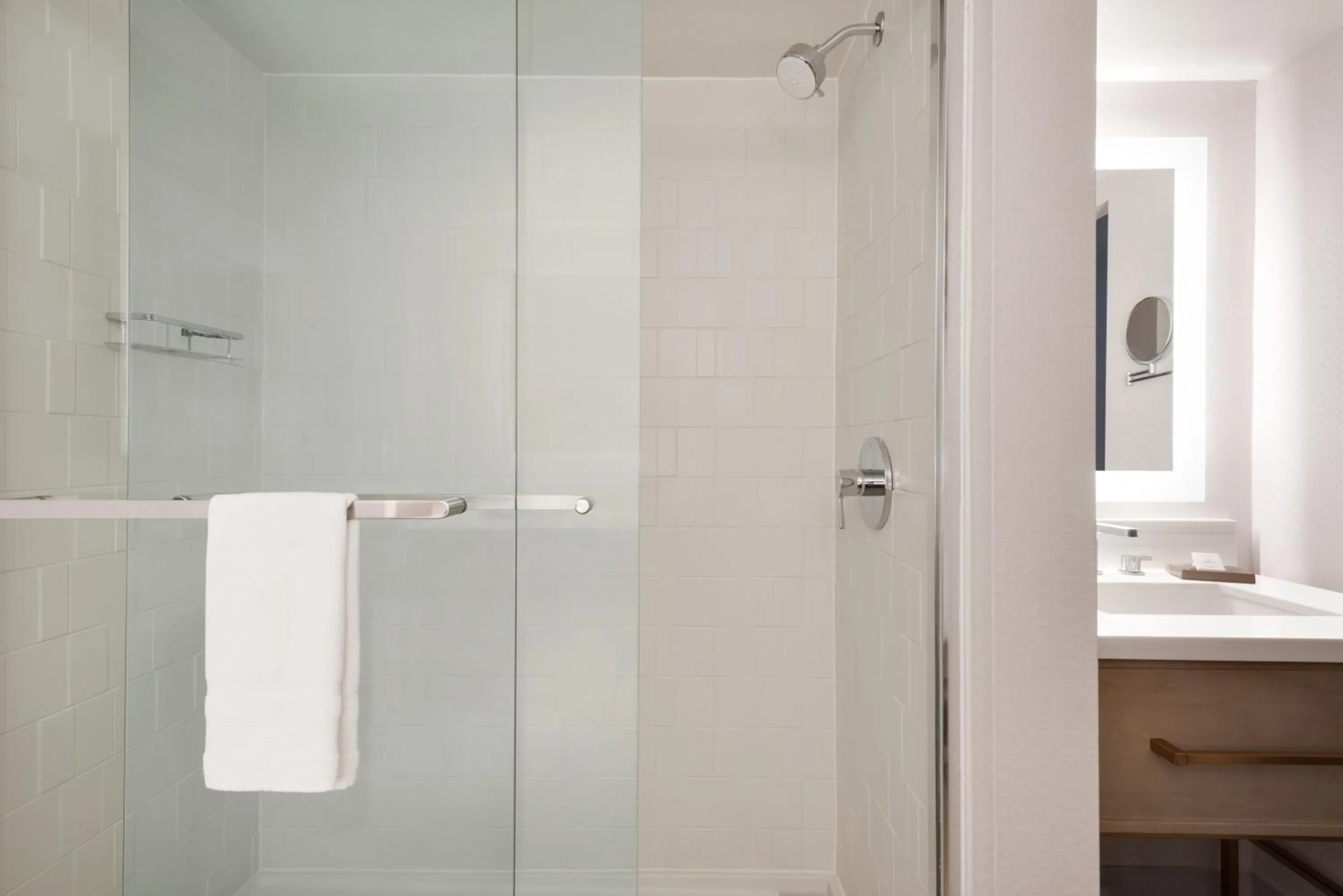 Shower in Madison Marriott South