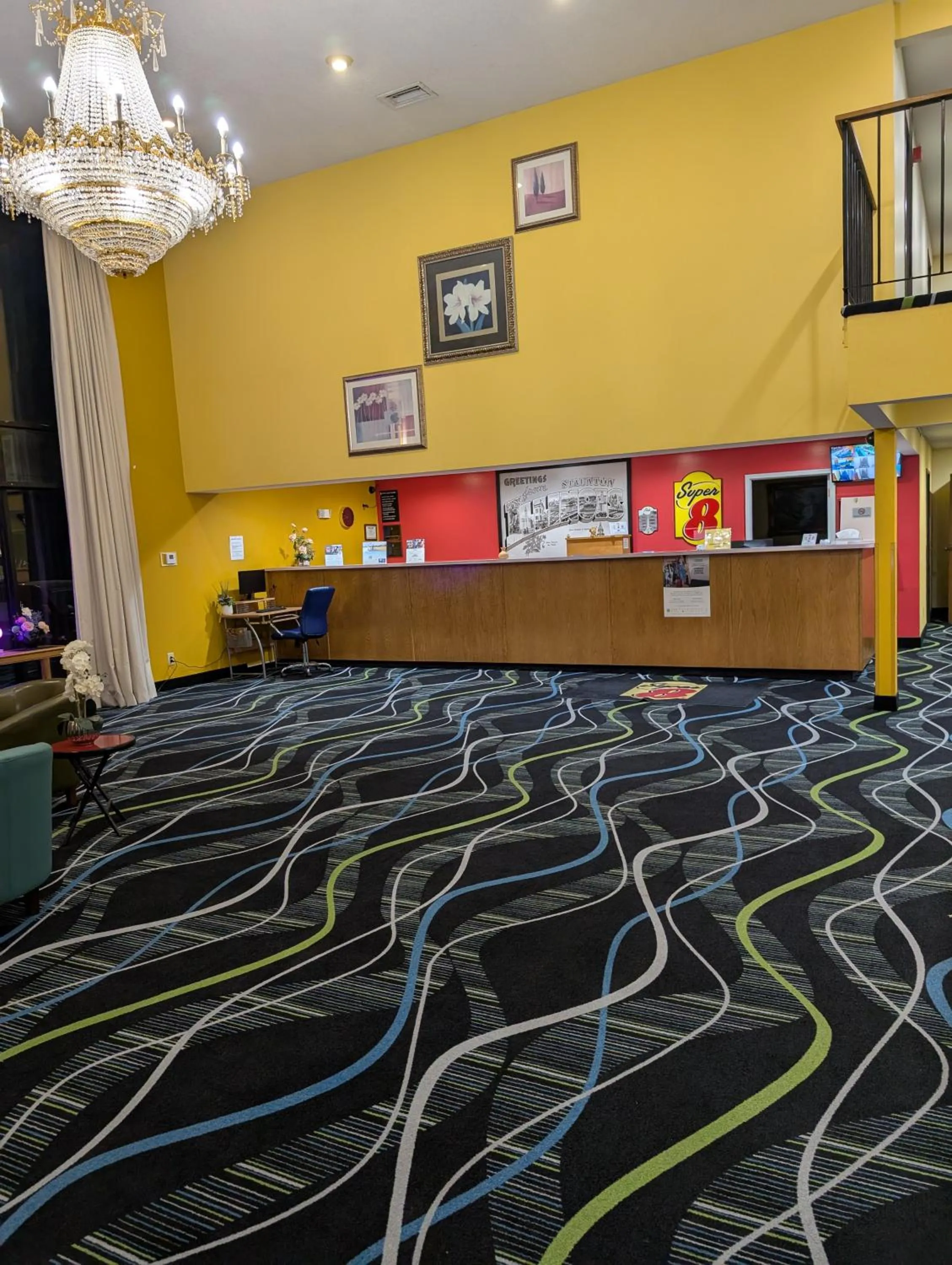 Lobby or reception in Super 8 by Wyndham Staunton