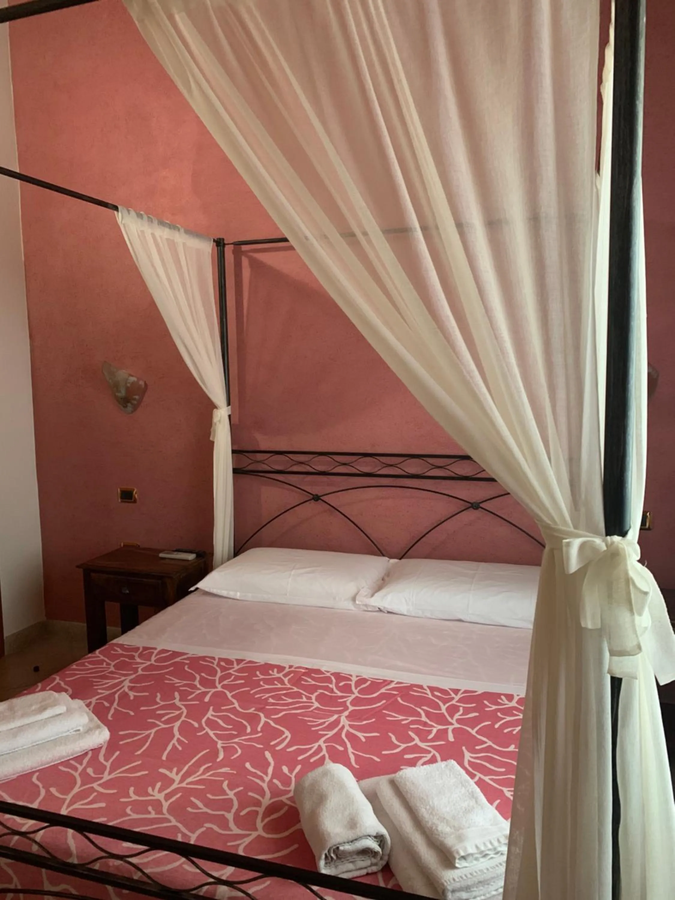 Bed in Selene Domus Collection