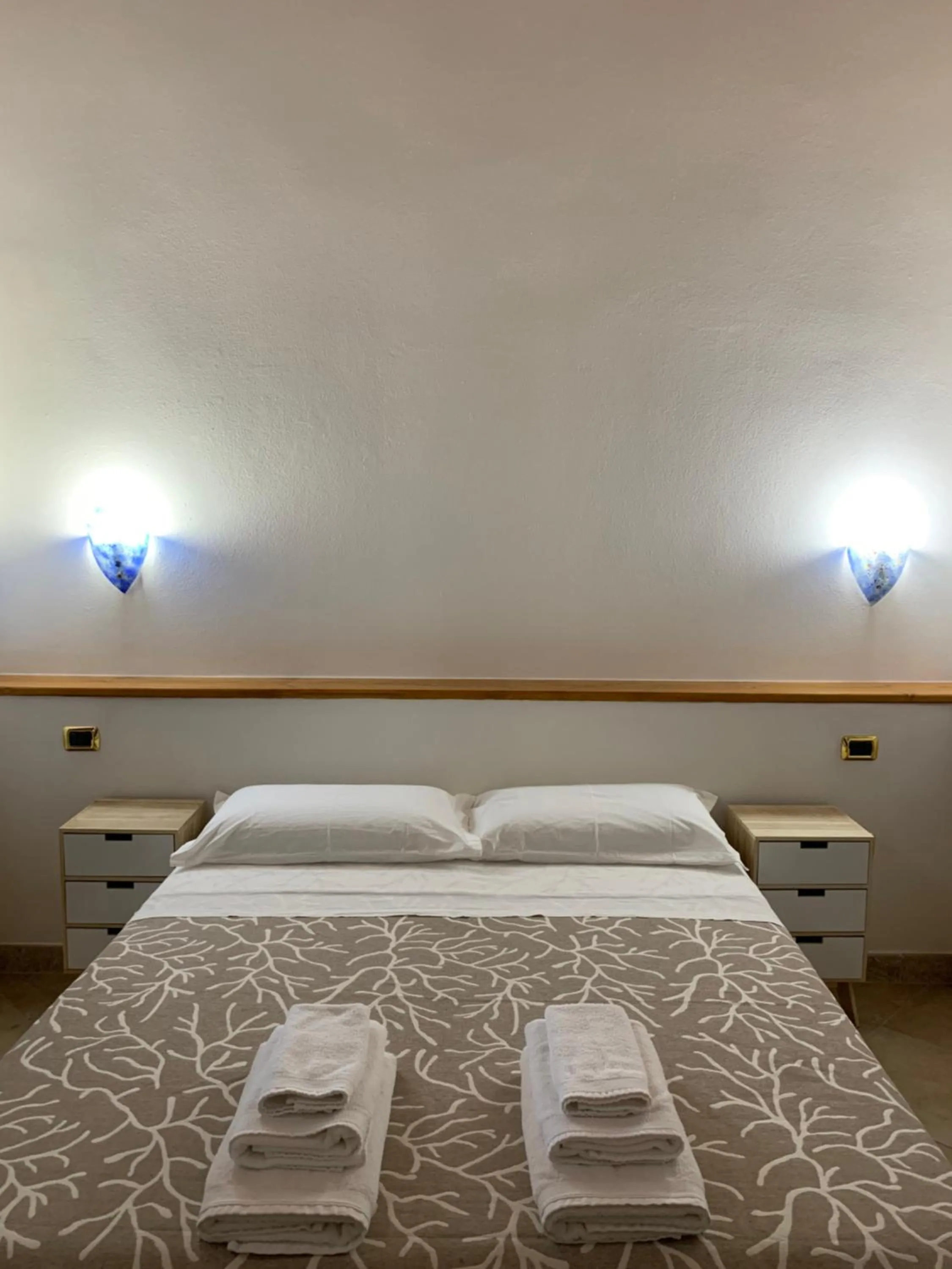 Bed in Selene Domus Collection