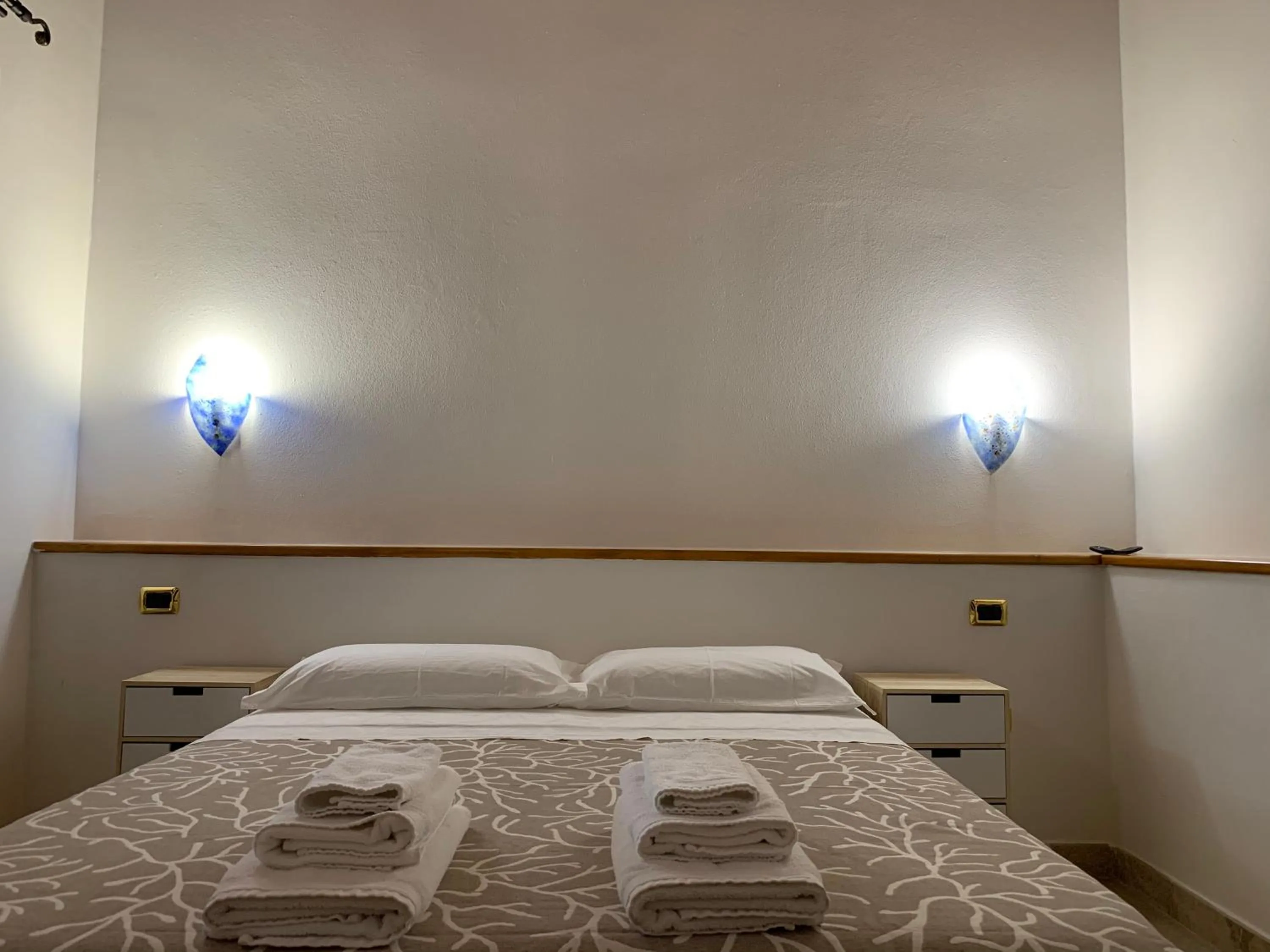 Bed in Selene Domus Collection