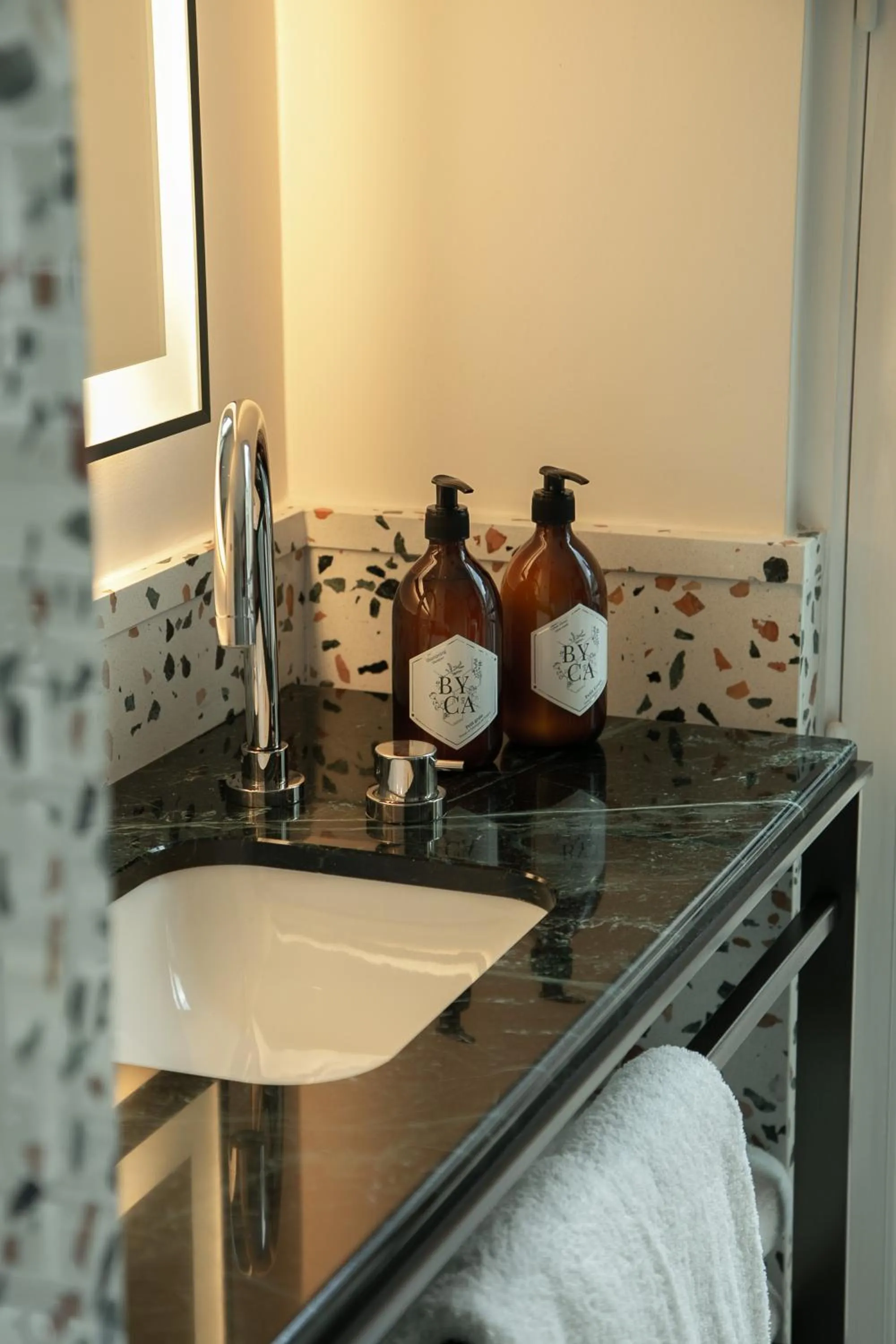 Bathroom in Hôtel Le Ballu