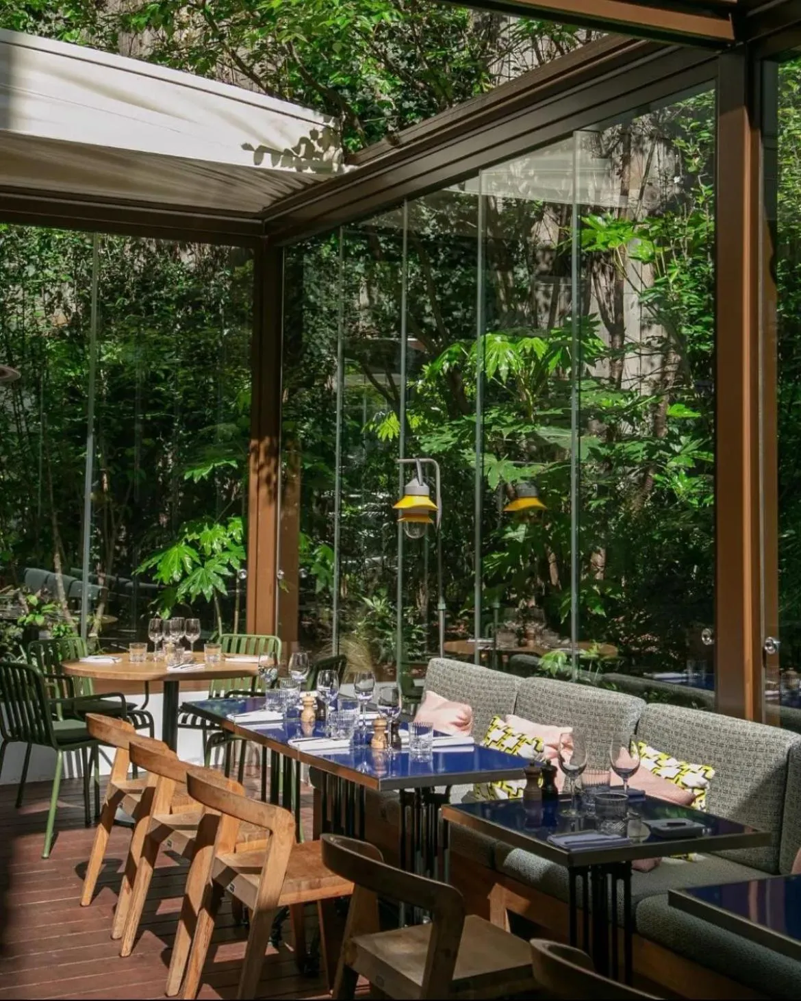 Patio in Hôtel Le Ballu