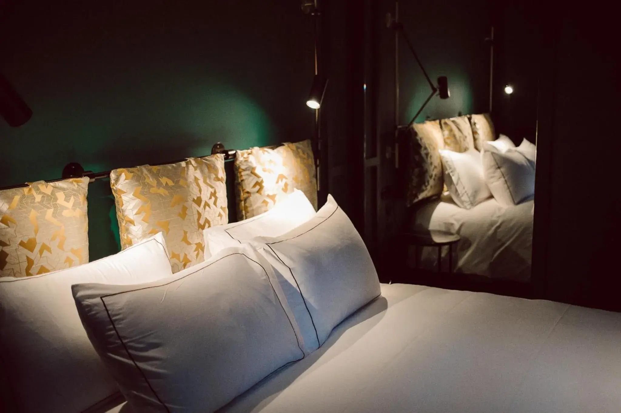 Deluxe Double Room in Hôtel Le Ballu Deluxe Double Room in Hôtel Le Ballu