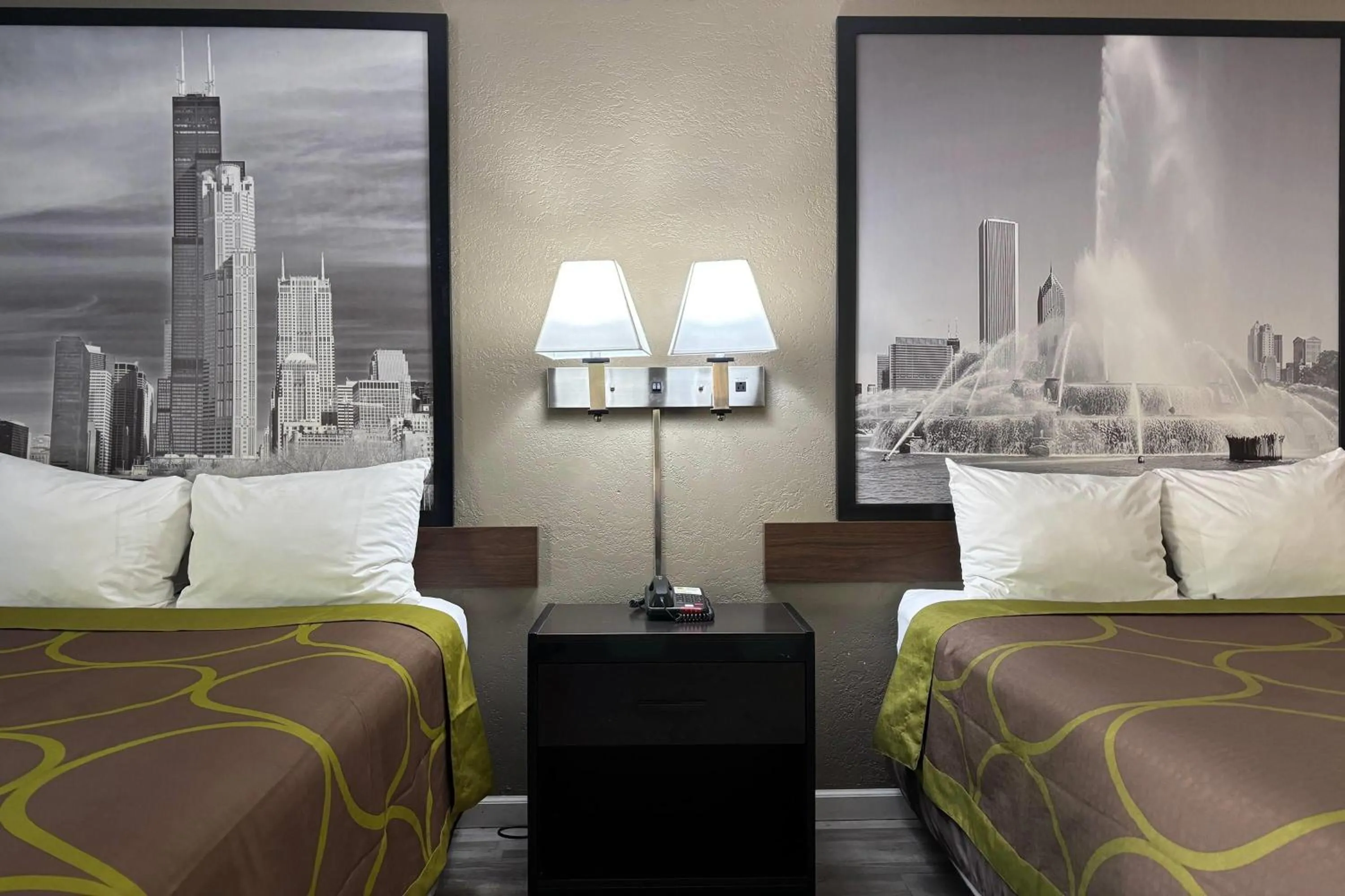 Photo of the whole room, Bed in Super 8 by Wyndham Taylorville IL