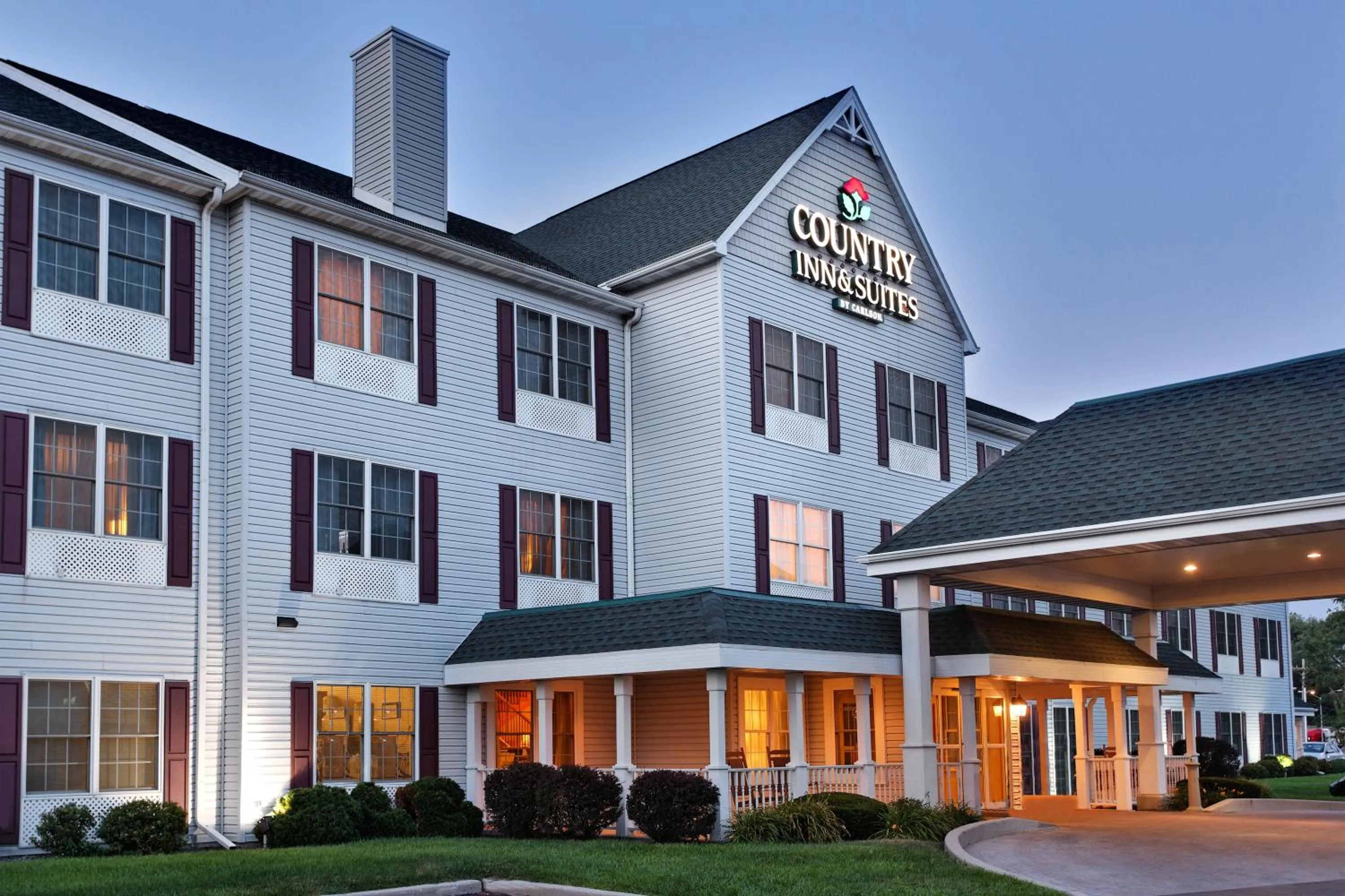 Facade/entrance in Country Inn & Suites by Radisson, Rock Falls, IL