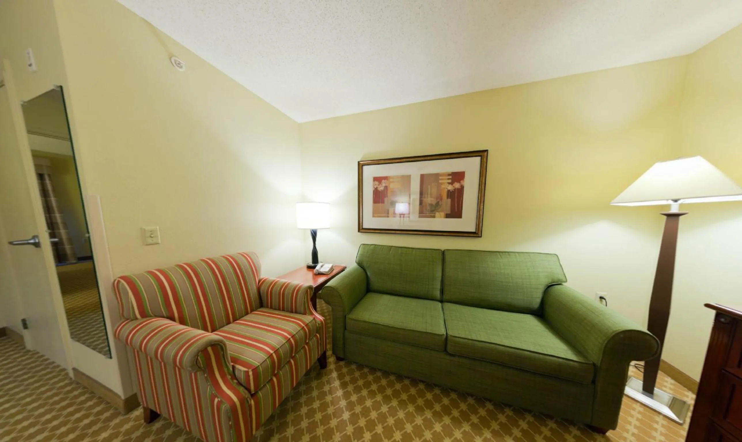 Seating area in Country Inn & Suites by Radisson, Rock Falls, IL