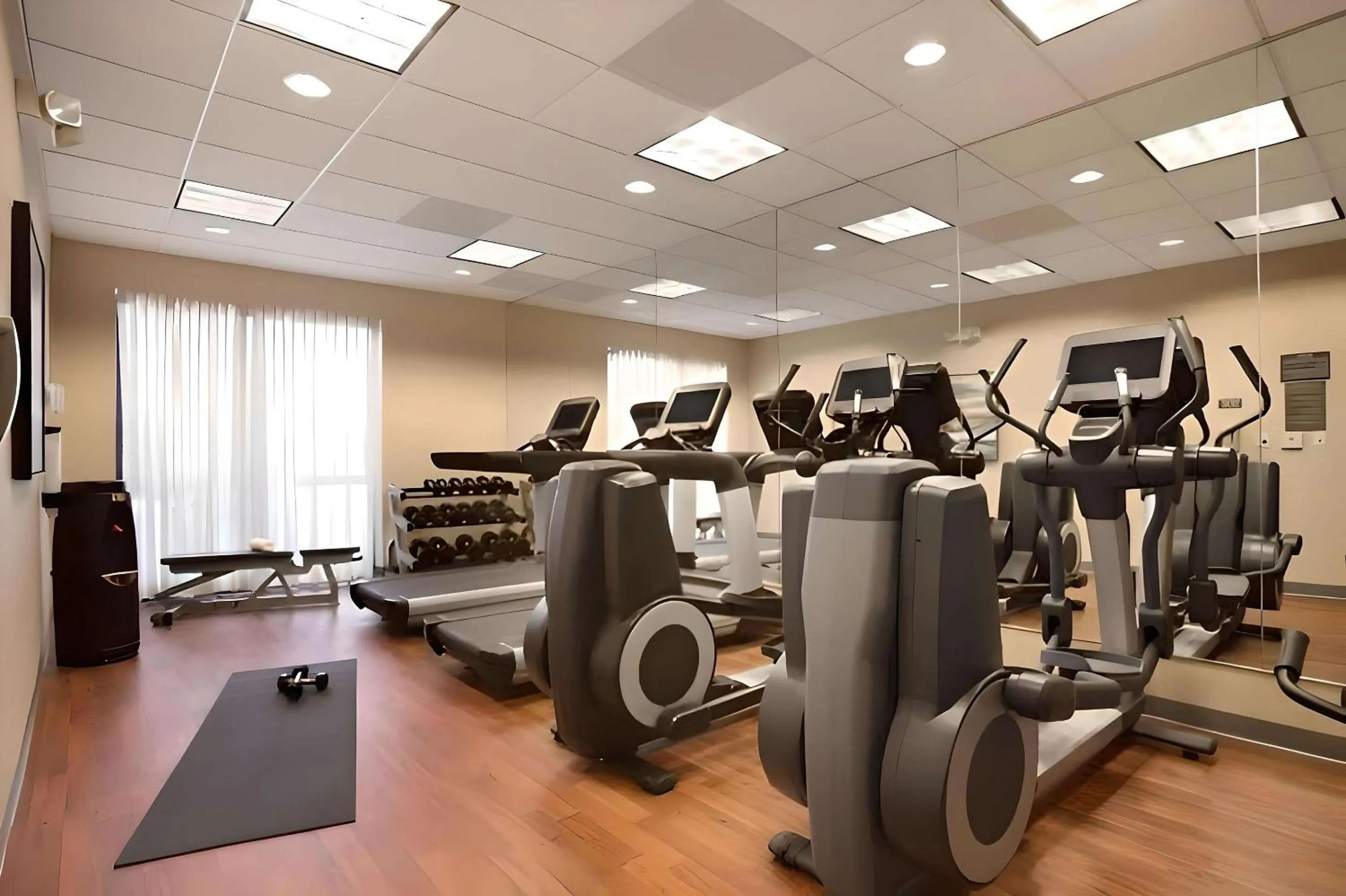 Fitness centre/facilities in Comfort Suites Milwaukee West