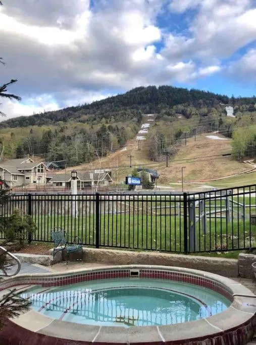 Attitash Mountain Village Studio - Slope View - Ski - Storyland