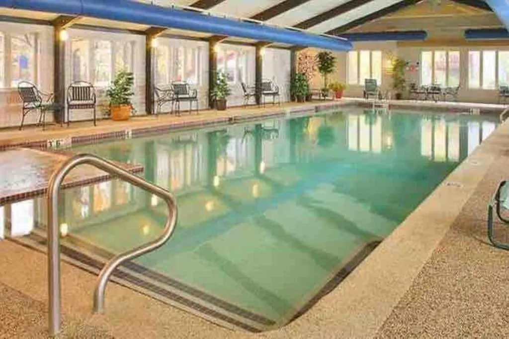 Attitash Mountain Village Studio - Slope View - Ski - Storyland