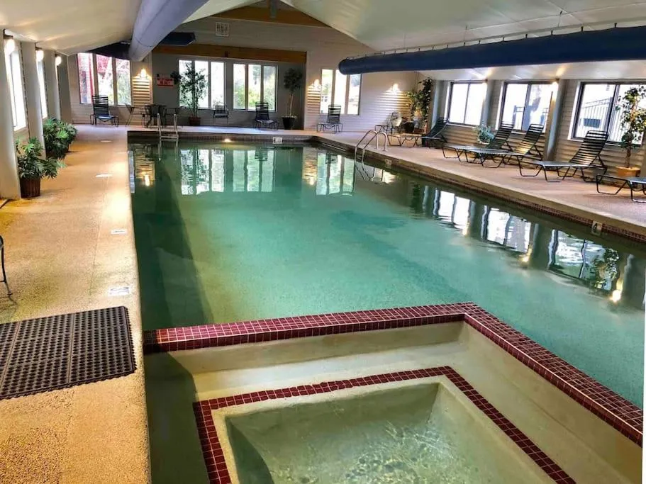 Attitash Mountain Village Studio - Slope View - Ski - Storyland