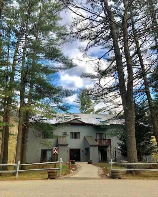 Attitash Mountain Village Studio - Slope View - Ski - Storyland