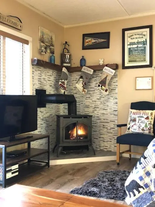 Attitash Mountain Village Studio - Slope View - Ski - Storyland