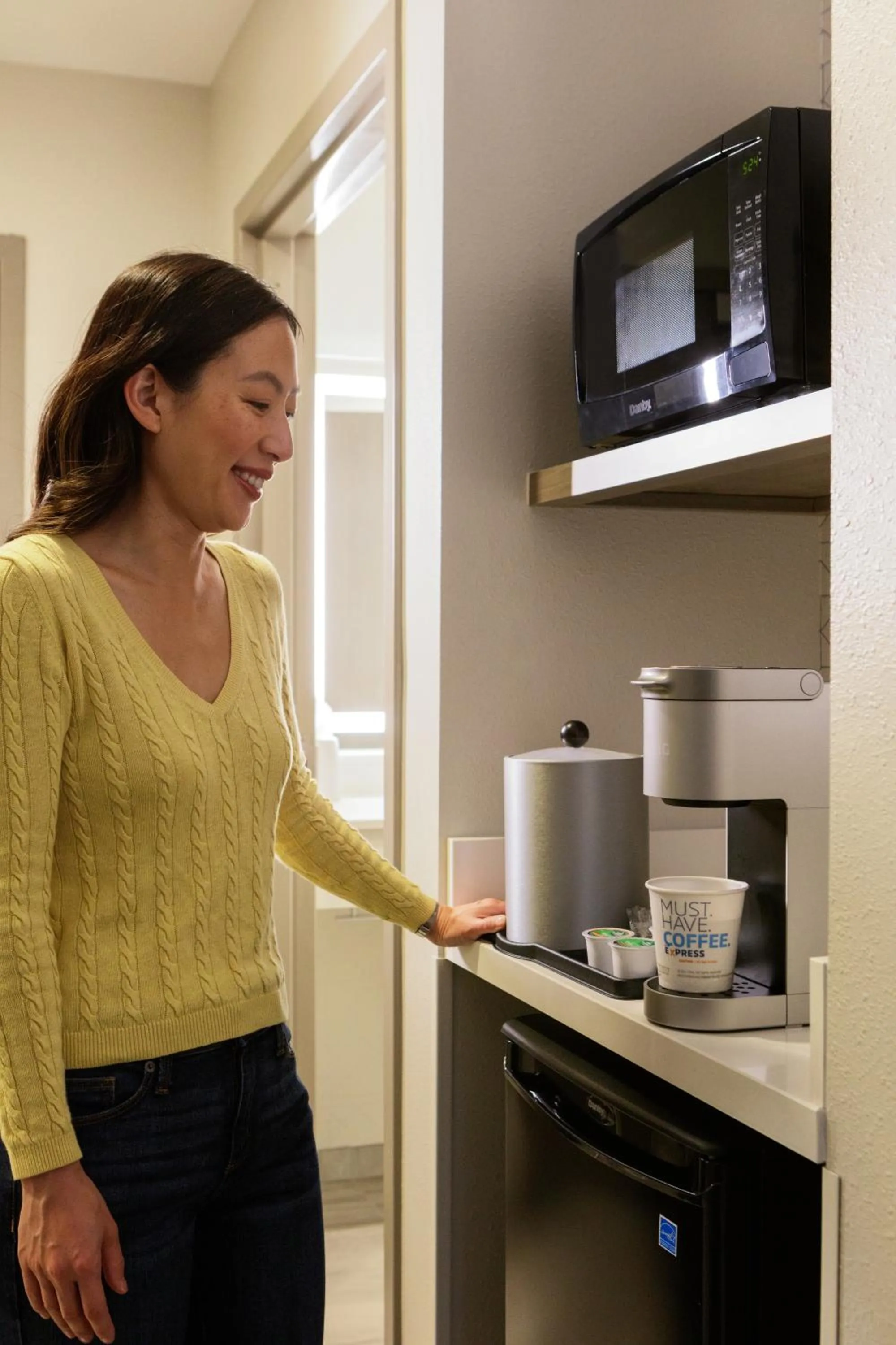 Coffee/tea facilities in Holiday Inn Express & Suites Zion by IHG
