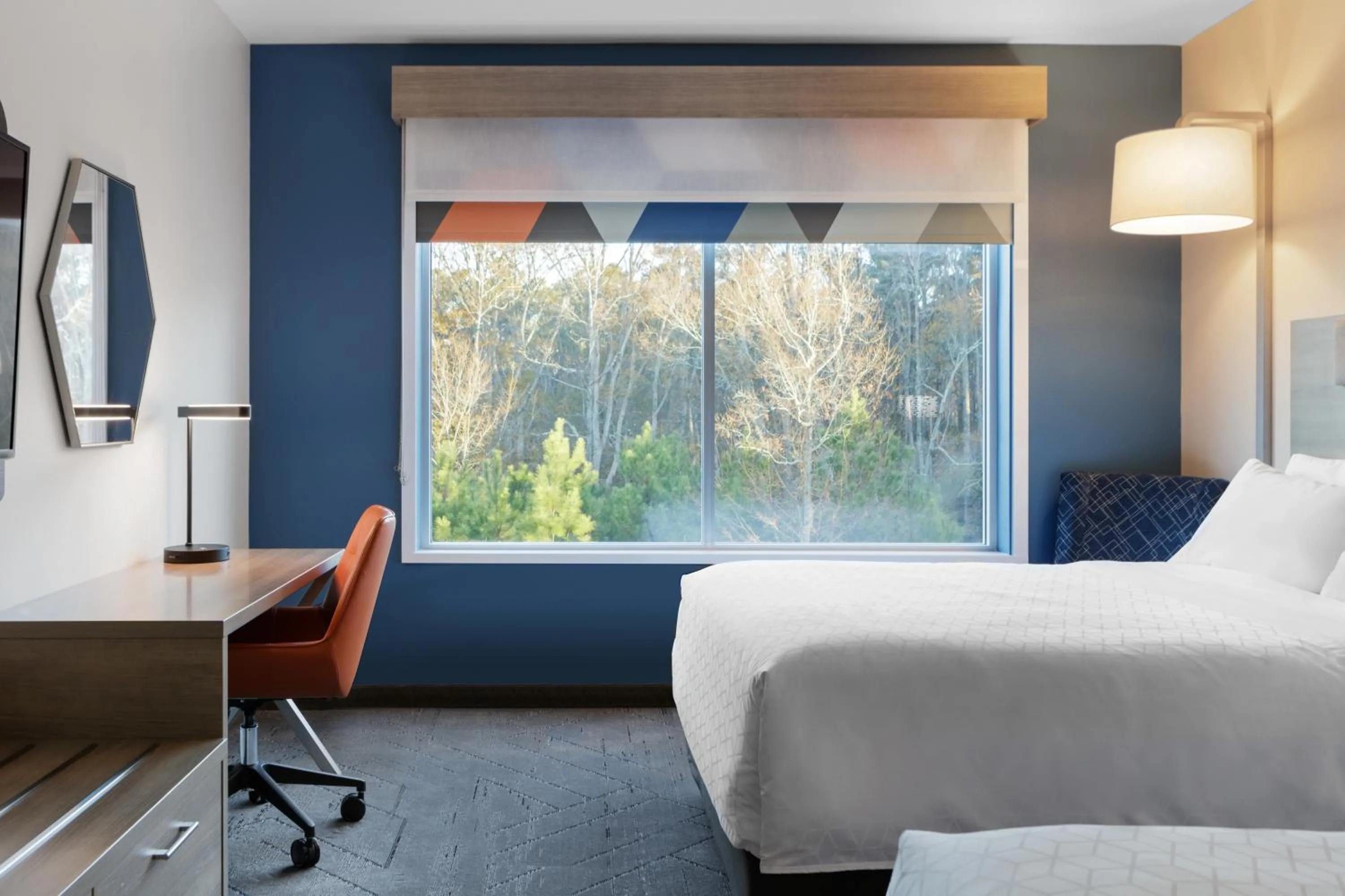 Bedroom in Holiday Inn Express & Suites Zion by IHG