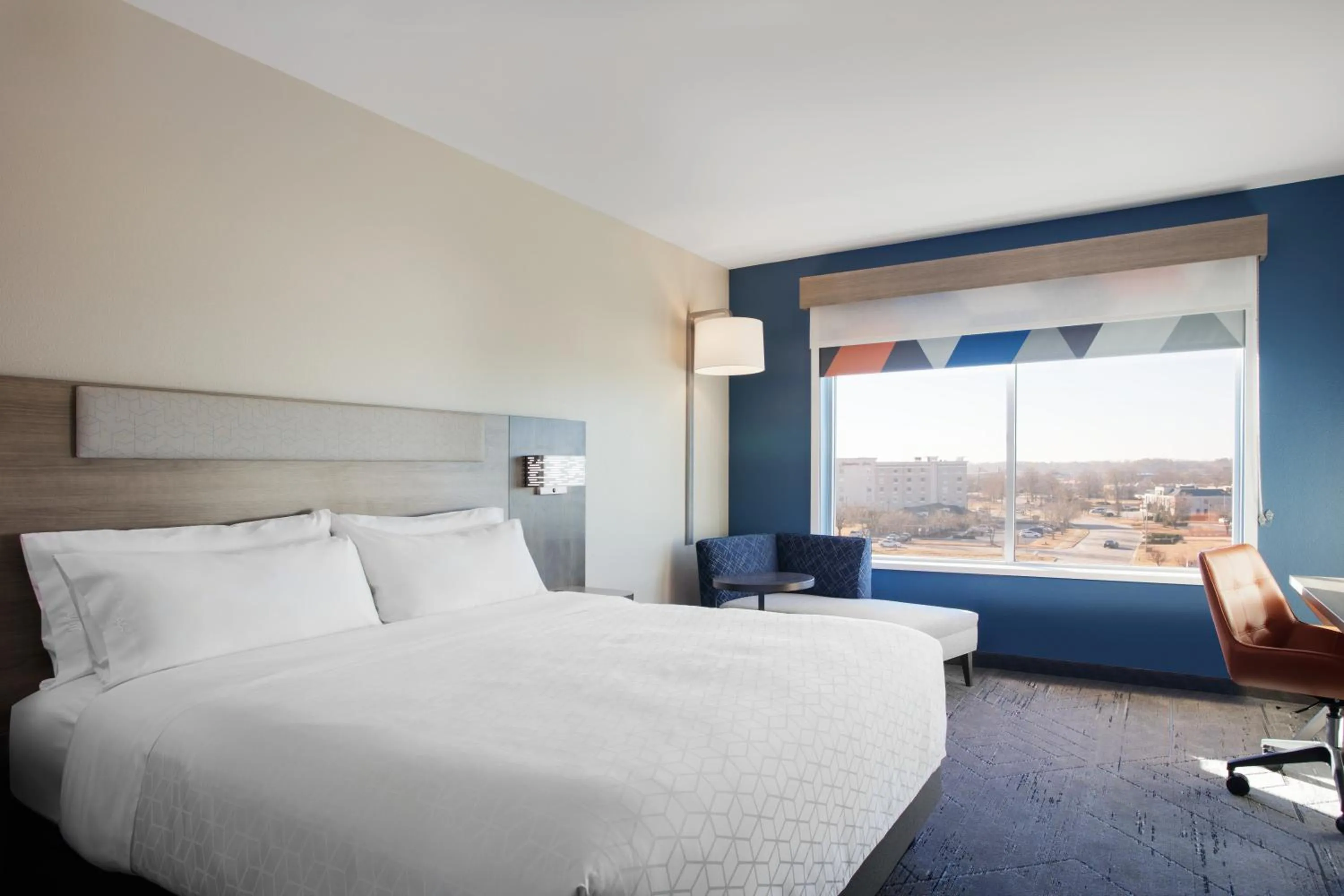 Bedroom in Holiday Inn Express & Suites Zion by IHG