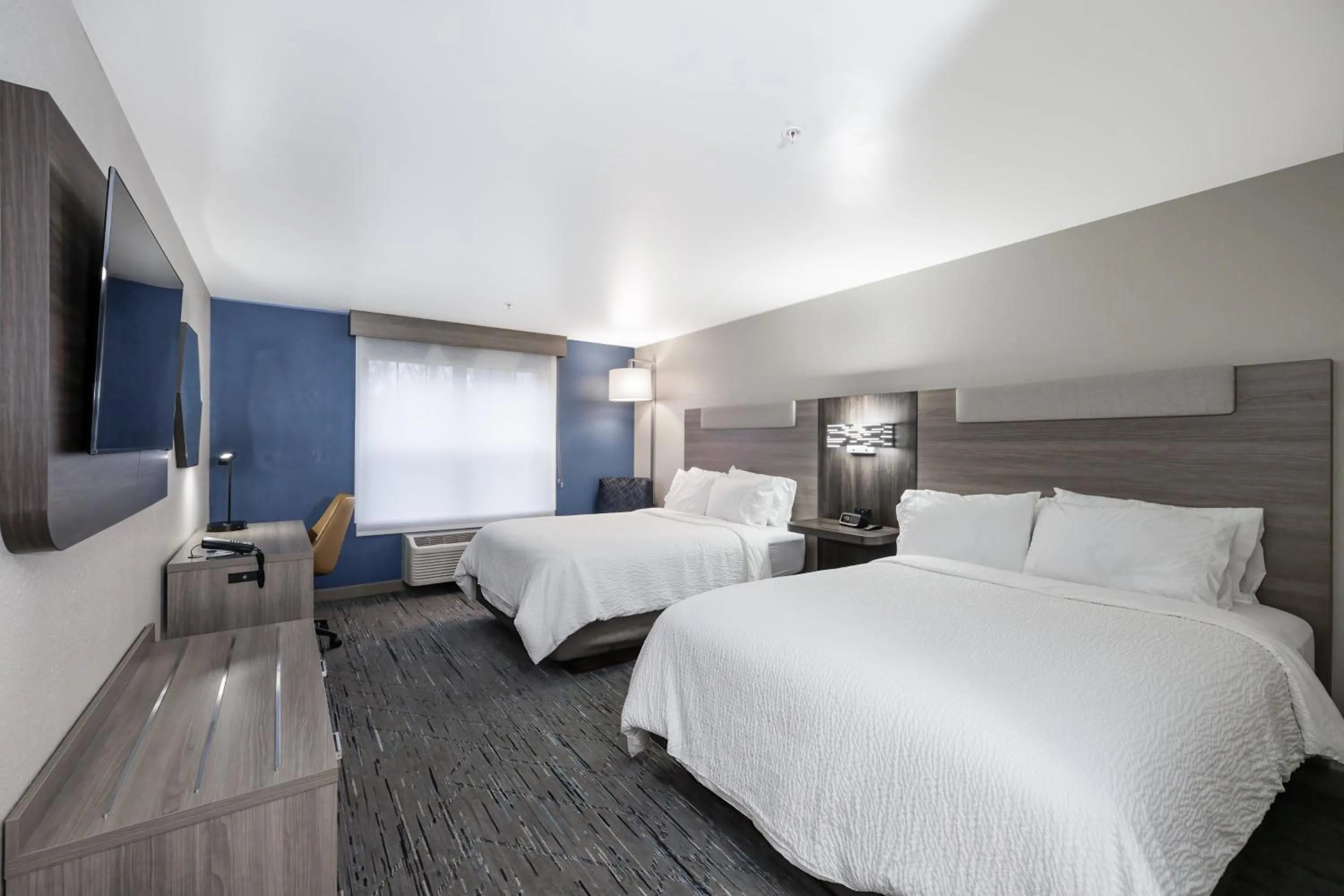 Photo of the whole room in Holiday Inn Express & Suites Zion by IHG