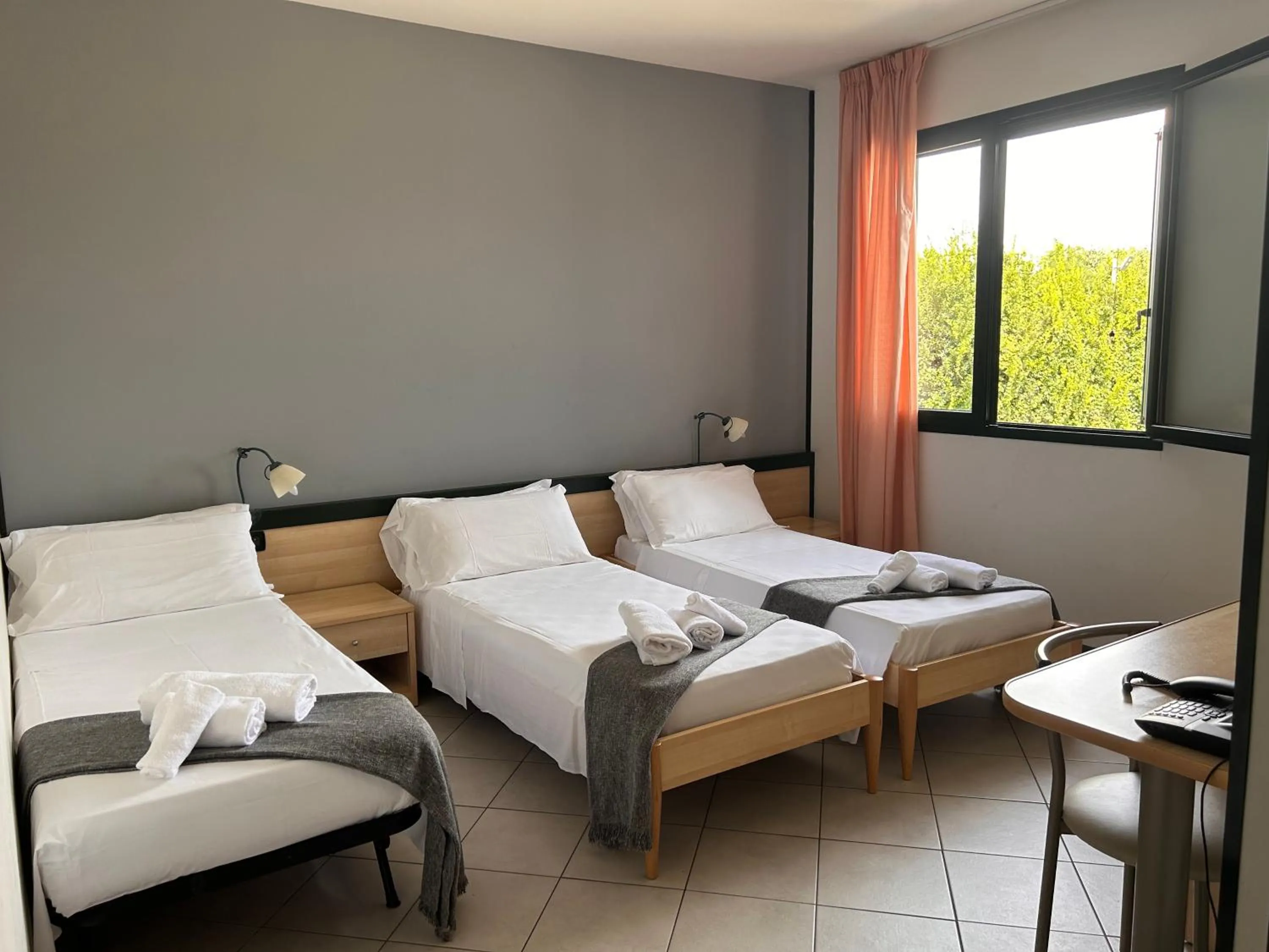 Bed in Hotel Gran Delta di ALBA-INVEST srl