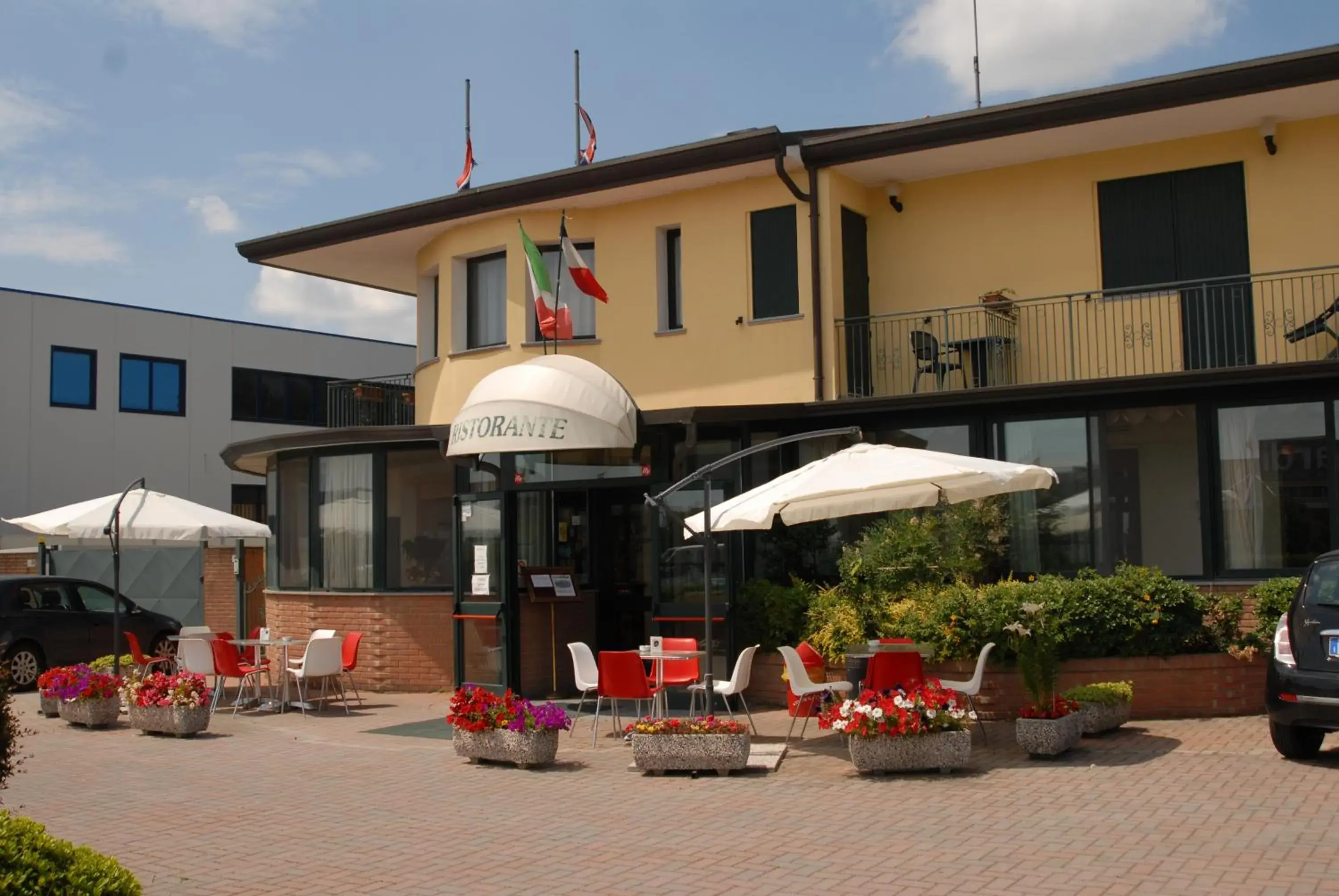 Hotel Gran Delta di ALBA-INVEST srl Hotel Gran Delta di ALBA-INVEST srl