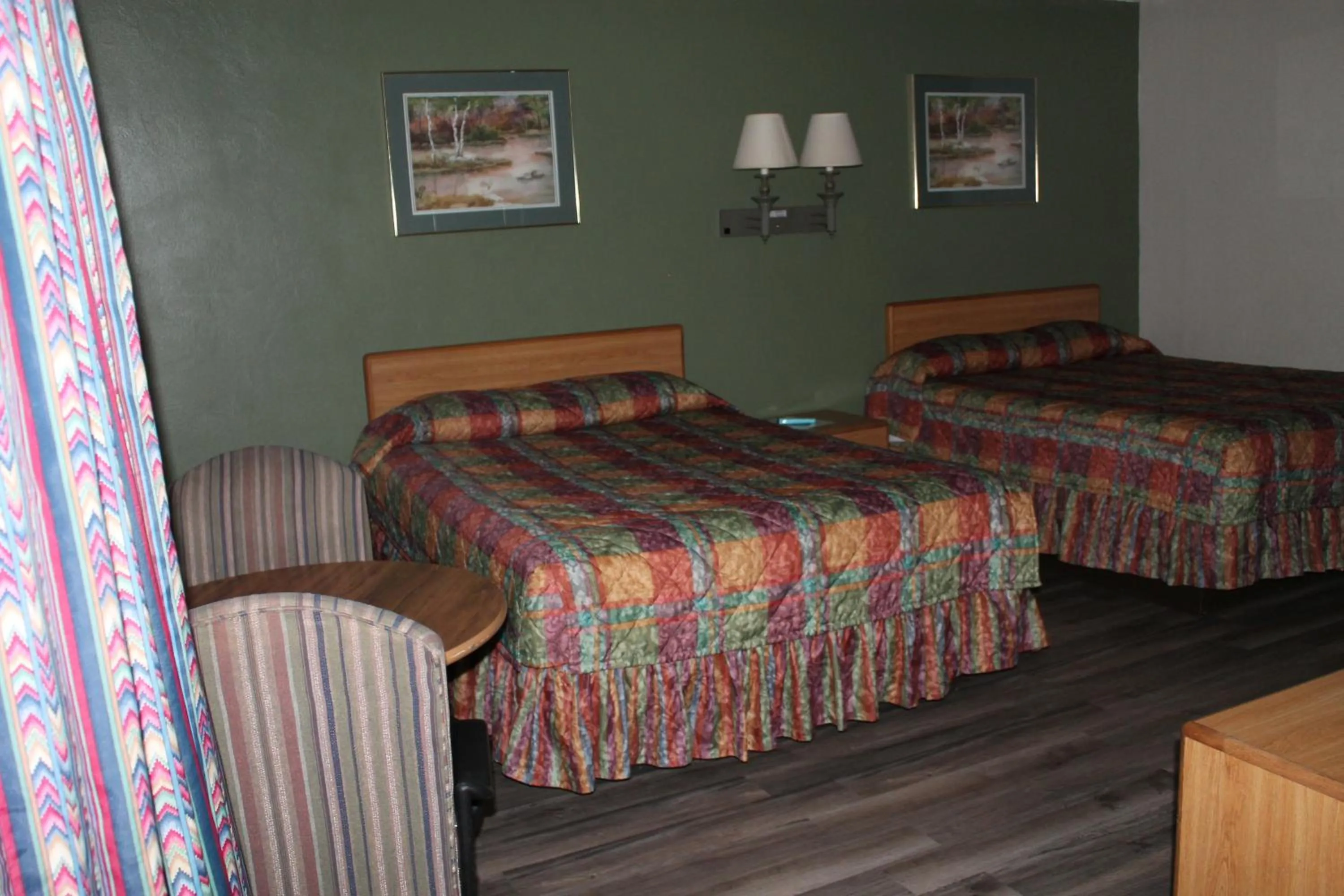 Bed in American Motor Inn - Rock Island