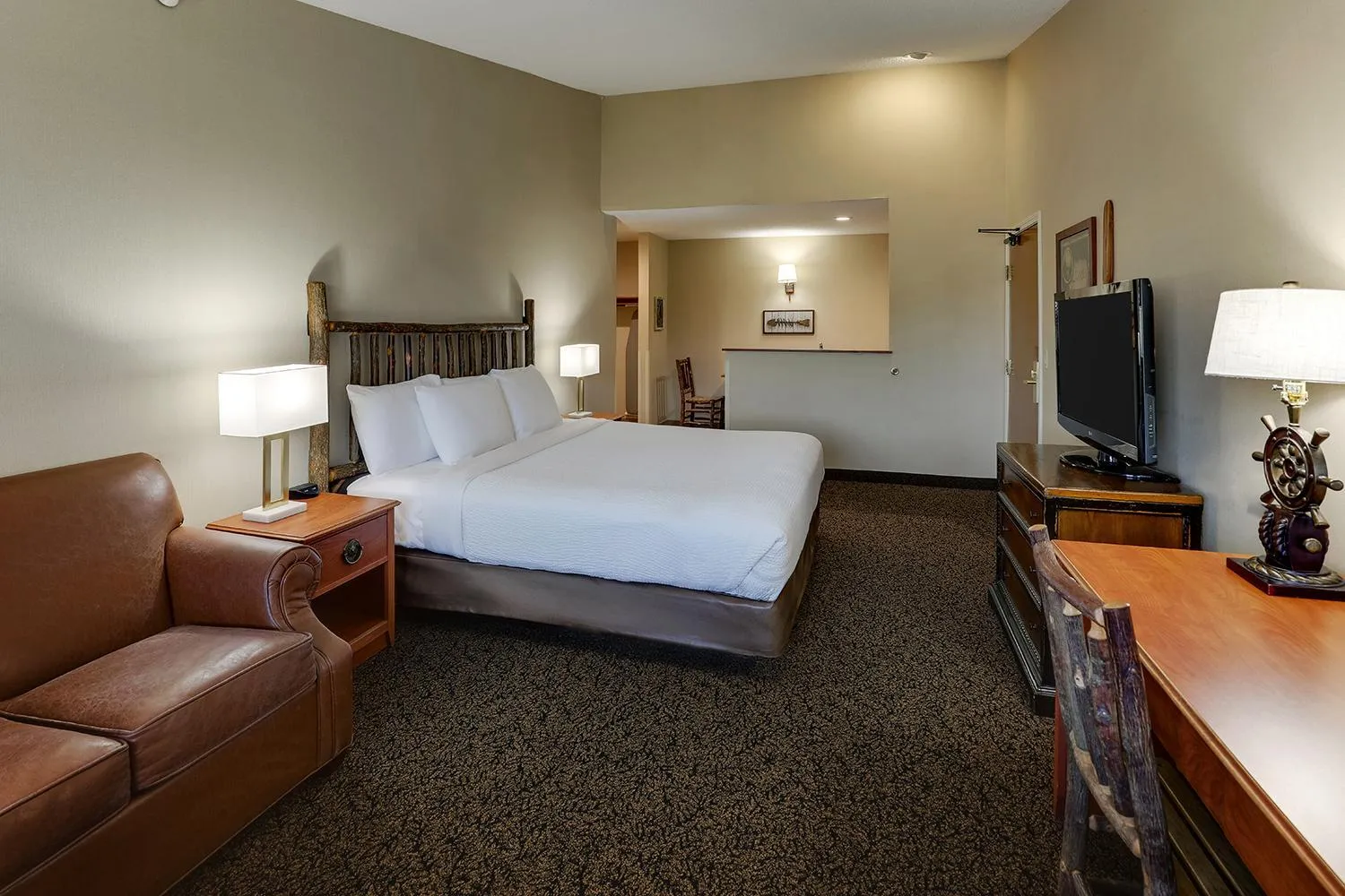 Bed in Stoney Creek Hotel Peoria
