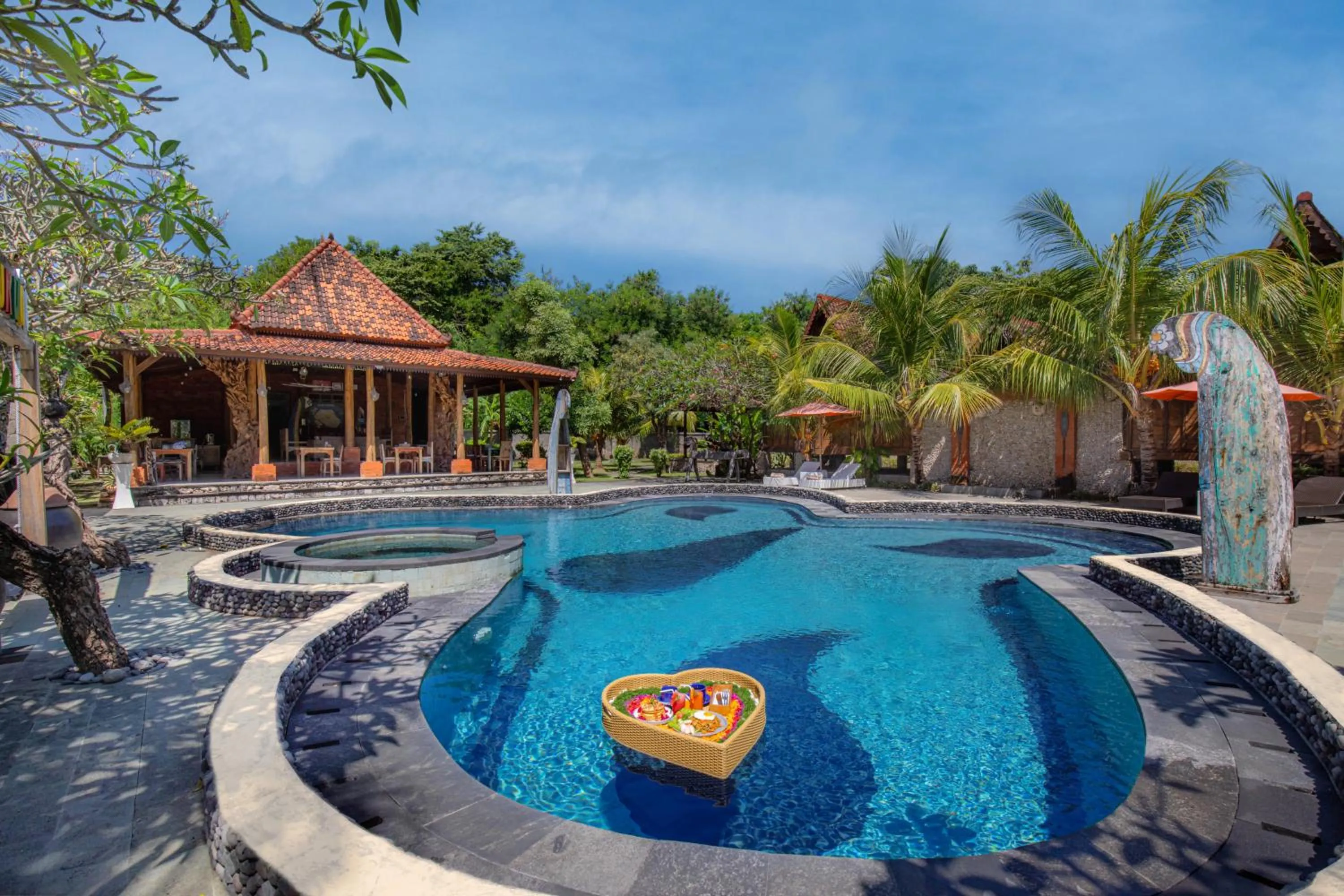 Swimming pool in Jukung Cottage