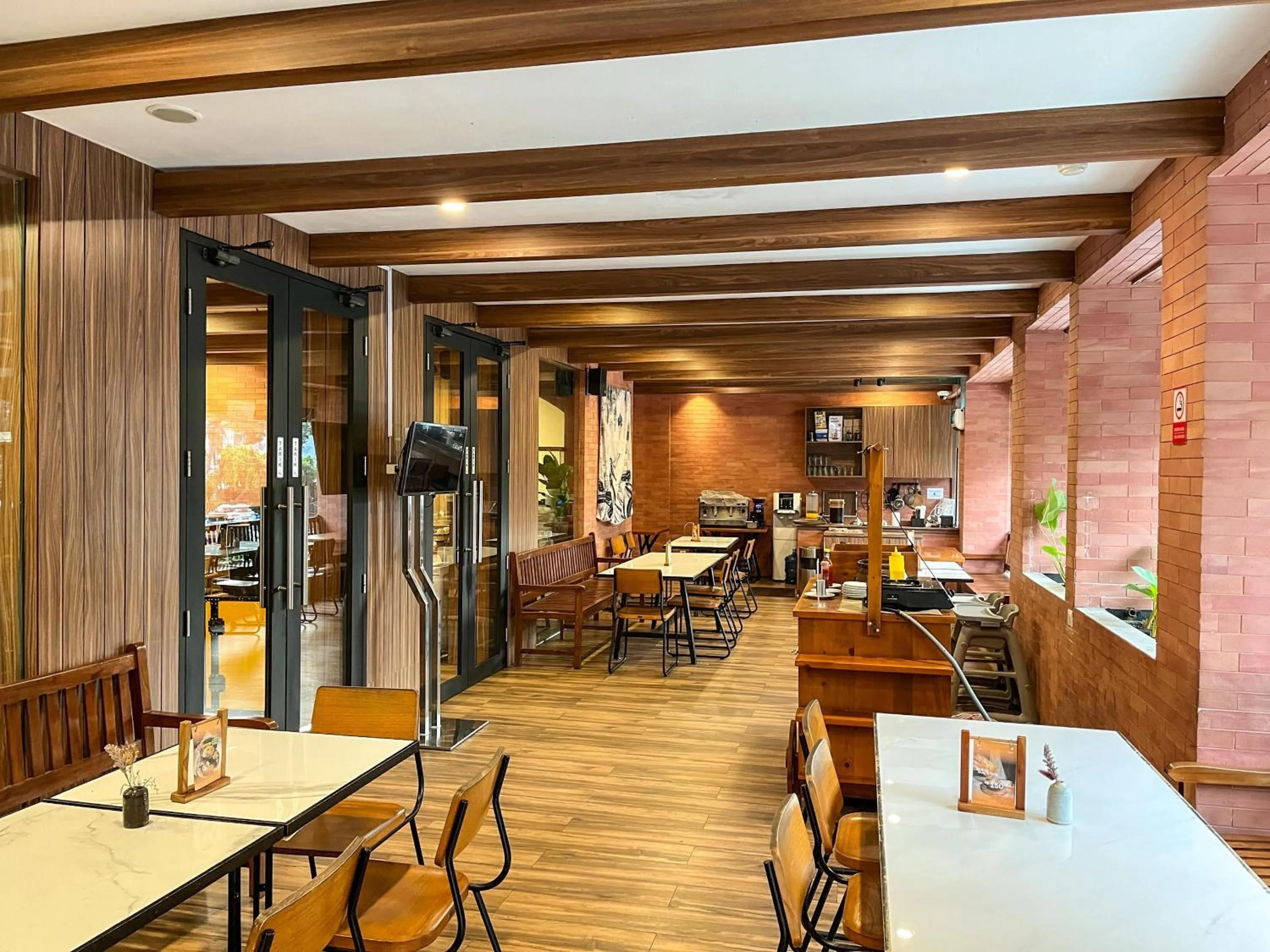 Restaurant/places to eat in All Nite & Day Kebon Jeruk