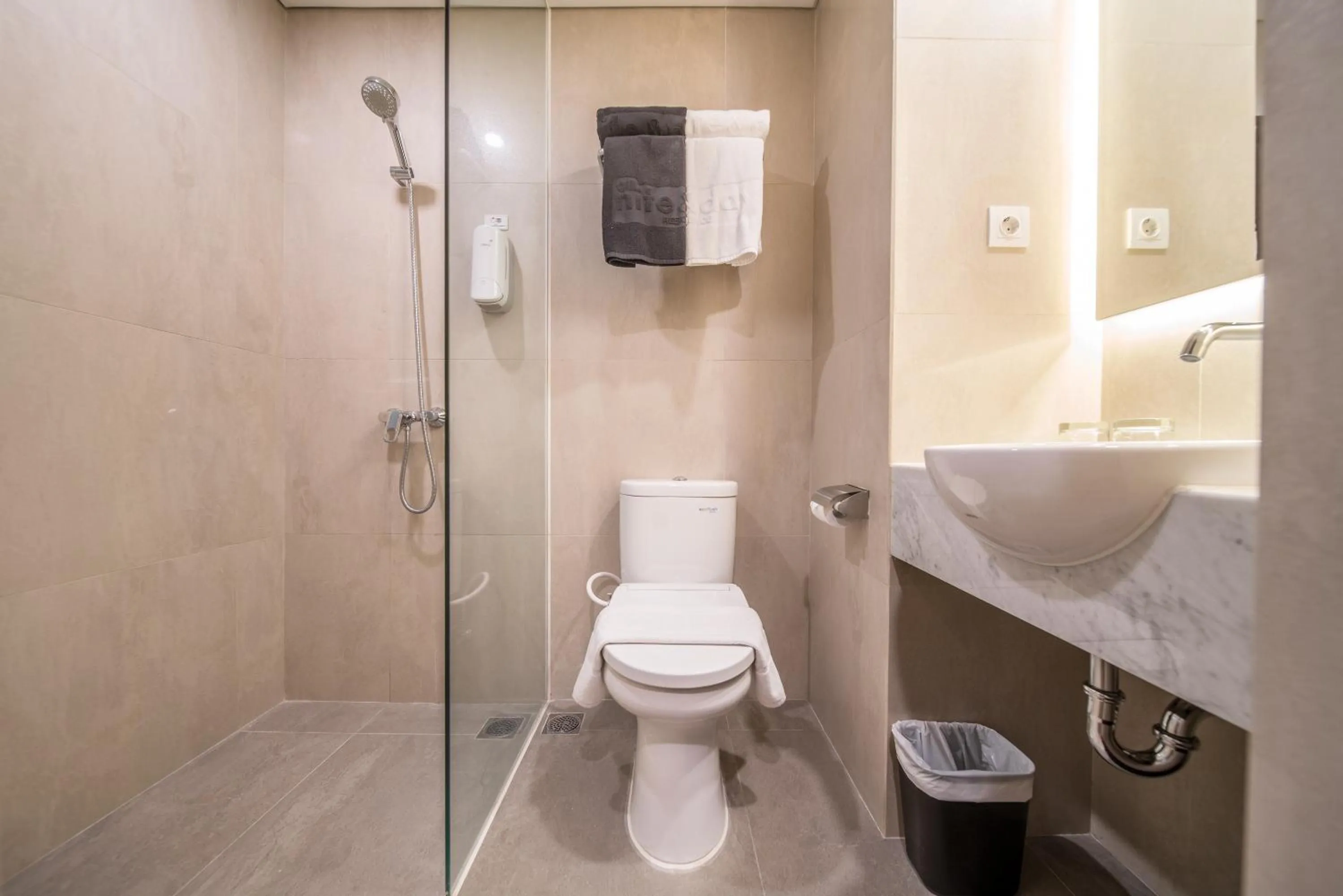 All Nite & Day Kebon Jeruk