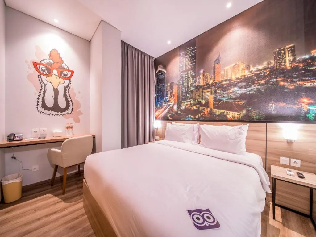 Bed in All Nite & Day Kebon Jeruk