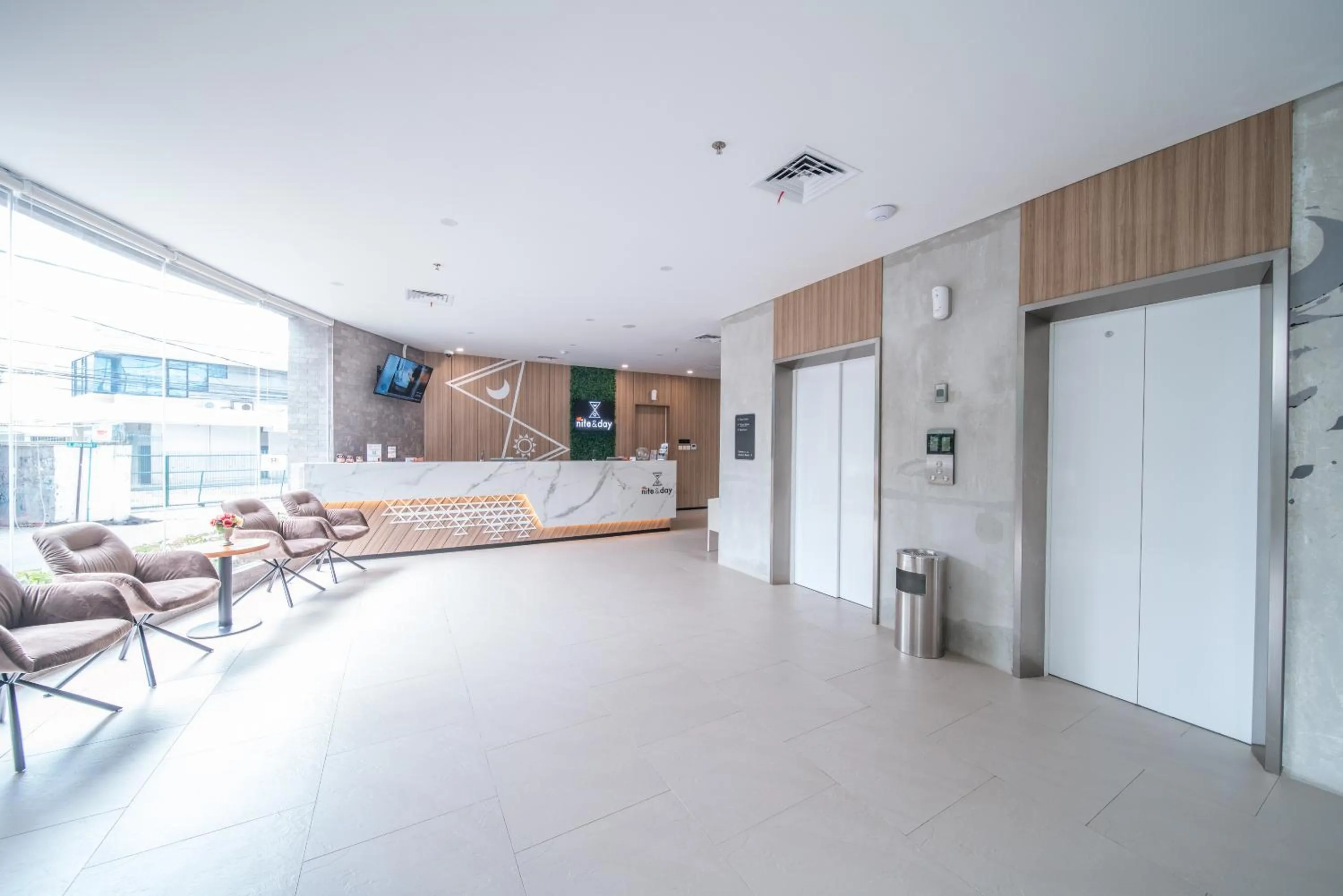 All Nite & Day Kebon Jeruk