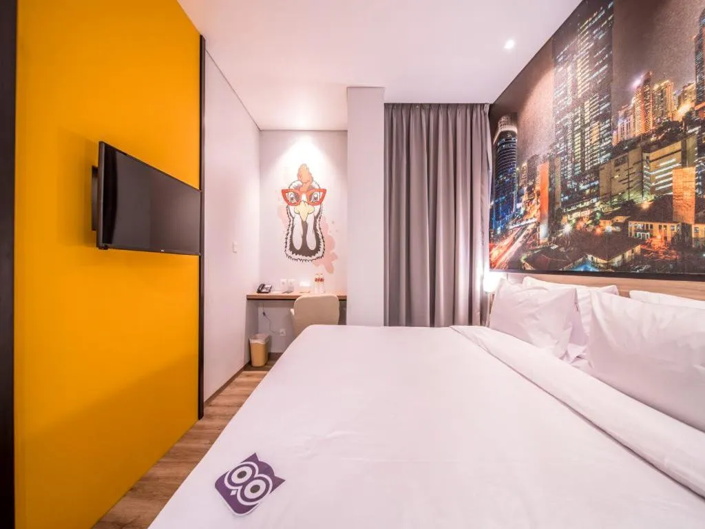 Bed in All Nite & Day Kebon Jeruk